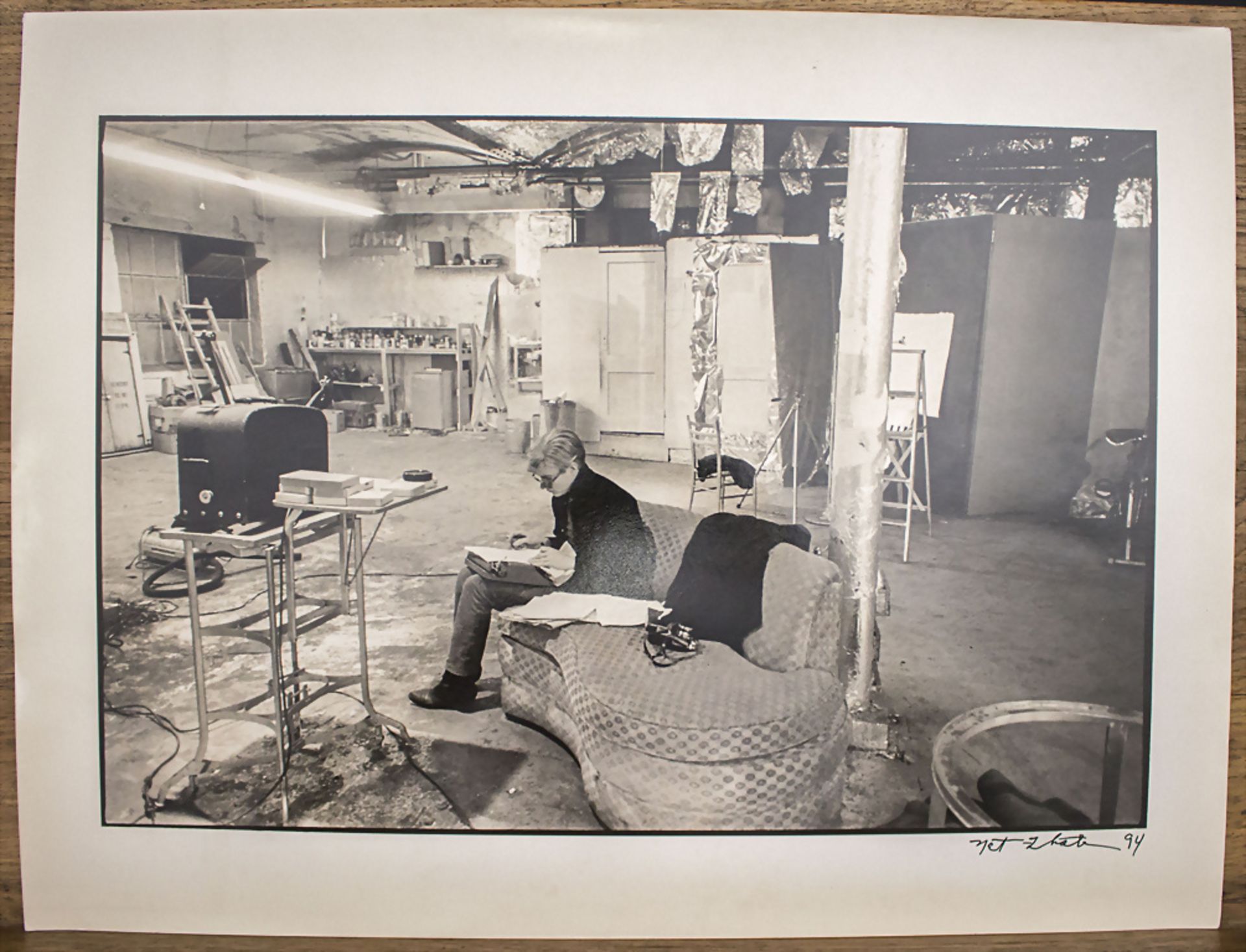 Nat Finkelstein (1933-2000), 'Fotografie von Andy Warhol in seinem Atelier', 1964 - Bild 2 aus 4