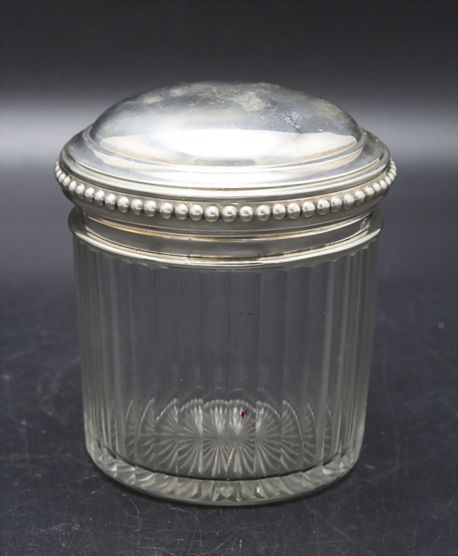 Runde Glasdose mit Silberdeckel / A glass box with silver lid, Gruhier (Père et Fils), Paris, ...