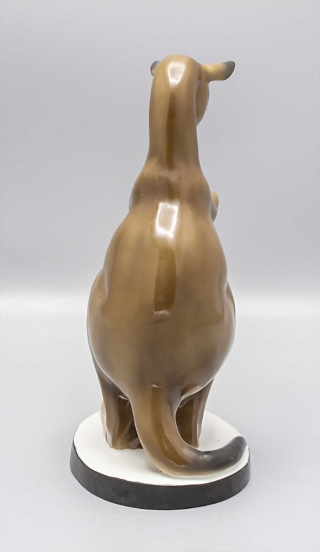 Porzallan Känguru als Halter / A porcelain kangaroo as holder, Anfang 20. Jh. - Image 4 of 6