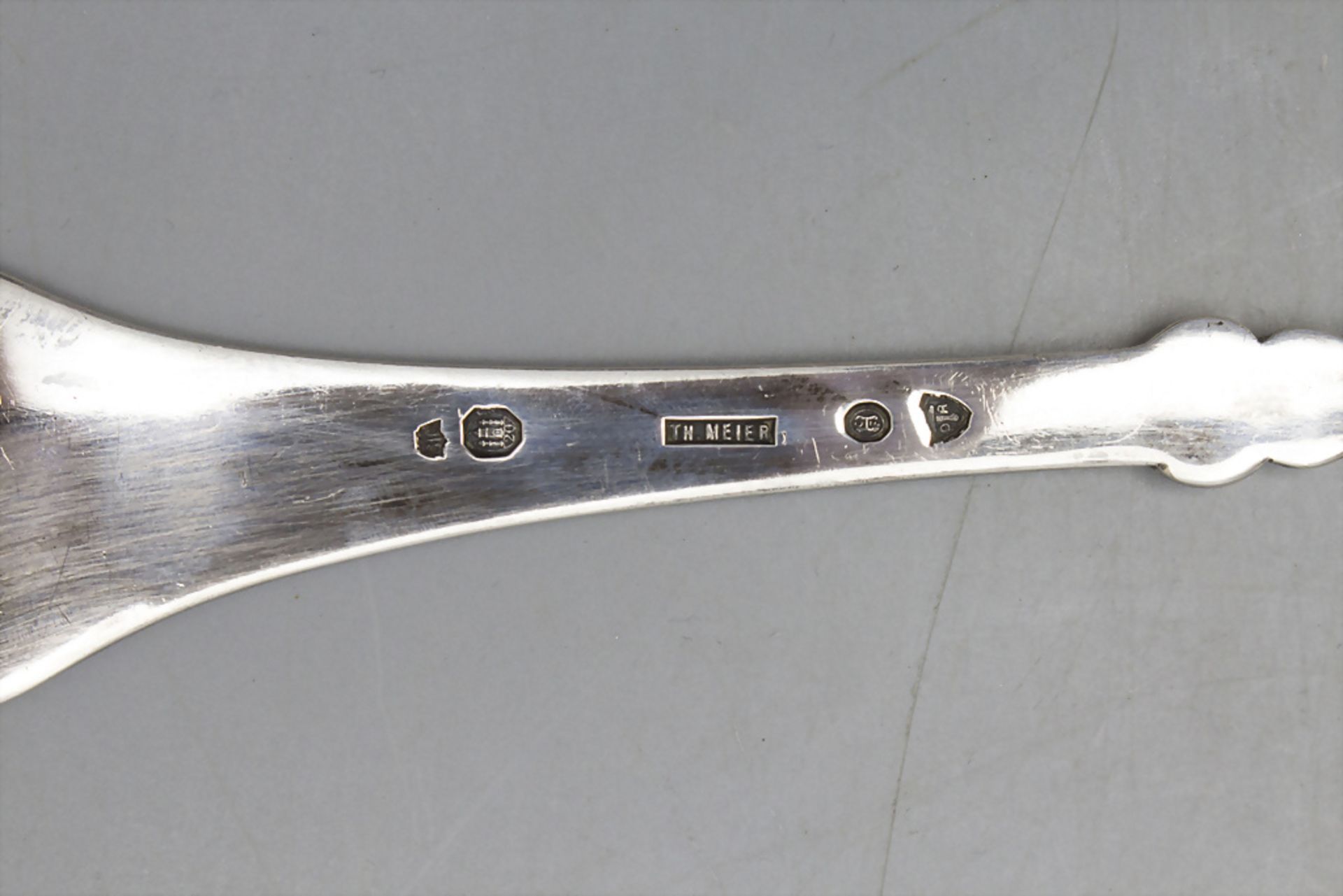 Großer Servierlöffel / Gemüselöffel / A large silver serving spoon, Christian F. Heise für Th. ... - Image 3 of 3