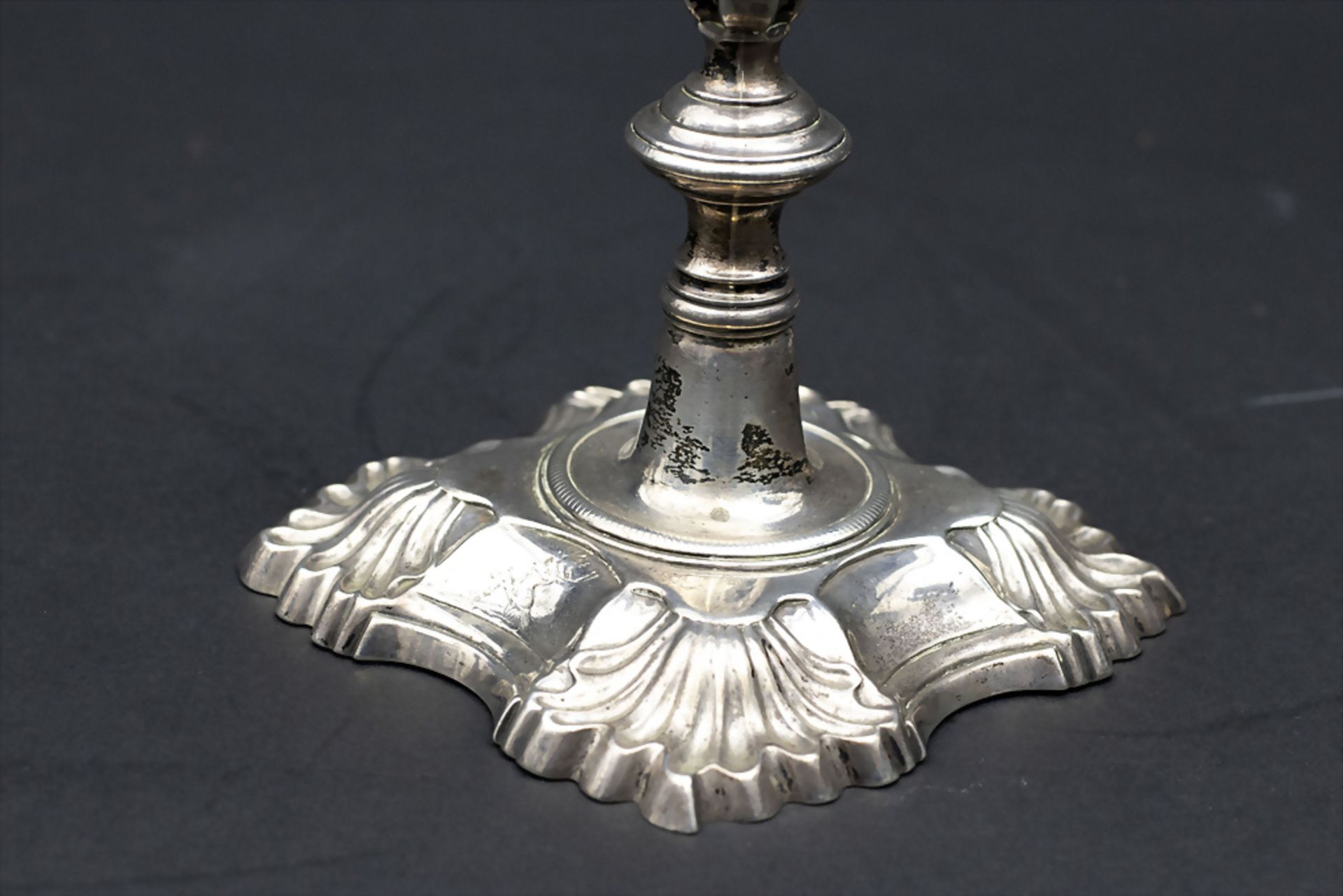 Paar Barock Kerzenleuchter / A pair of Baroque silver candlesticks, Edward Wakelin, London, 1758 - Image 3 of 15