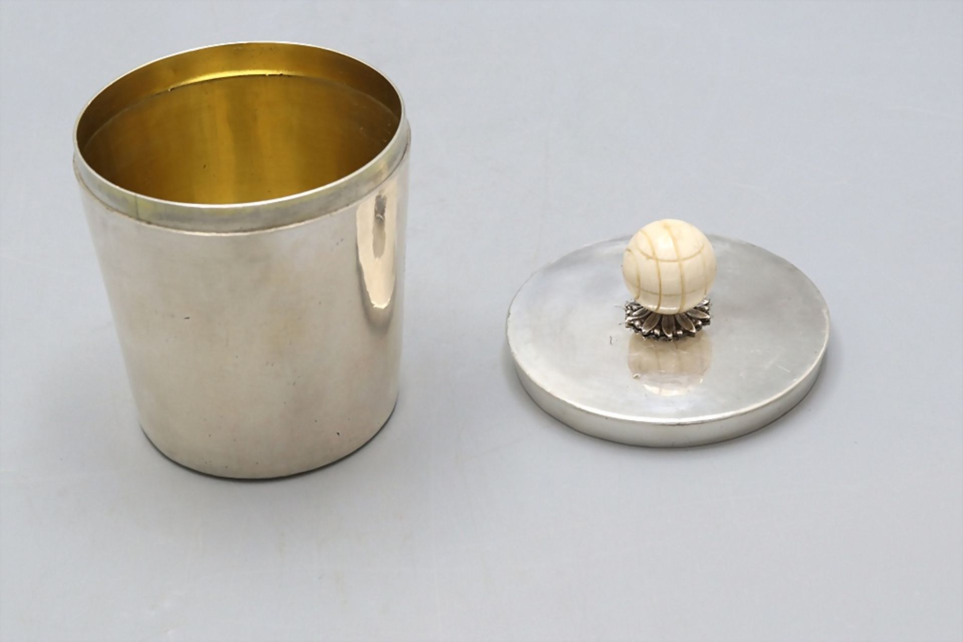 Deckeldose / A lidded silver box, Paris, 1785 - Image 3 of 6