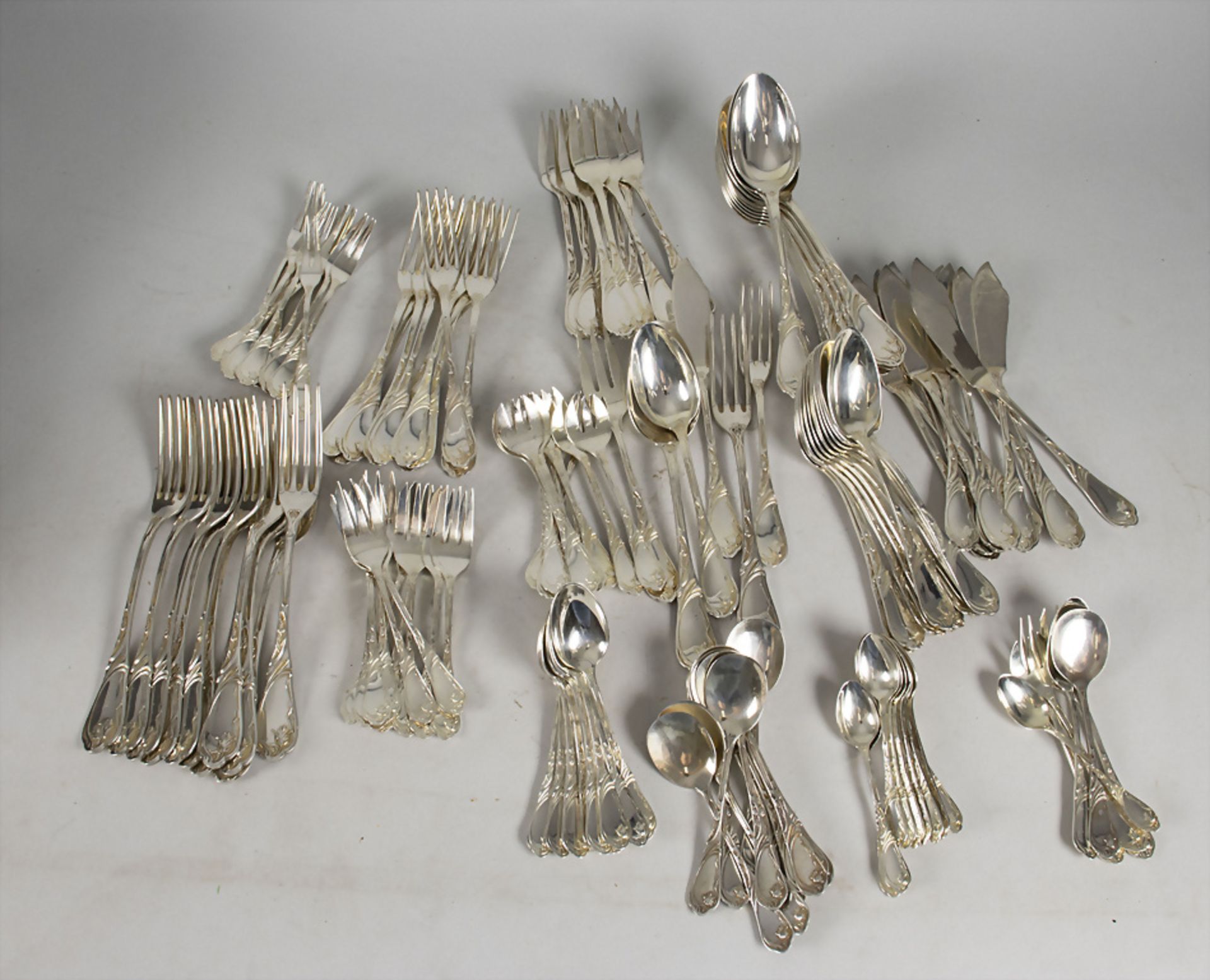 144 tlg. Jugendstil Besteck / A set of 144 pieces of silver Art Nouveau cutlery, MORAND, ...