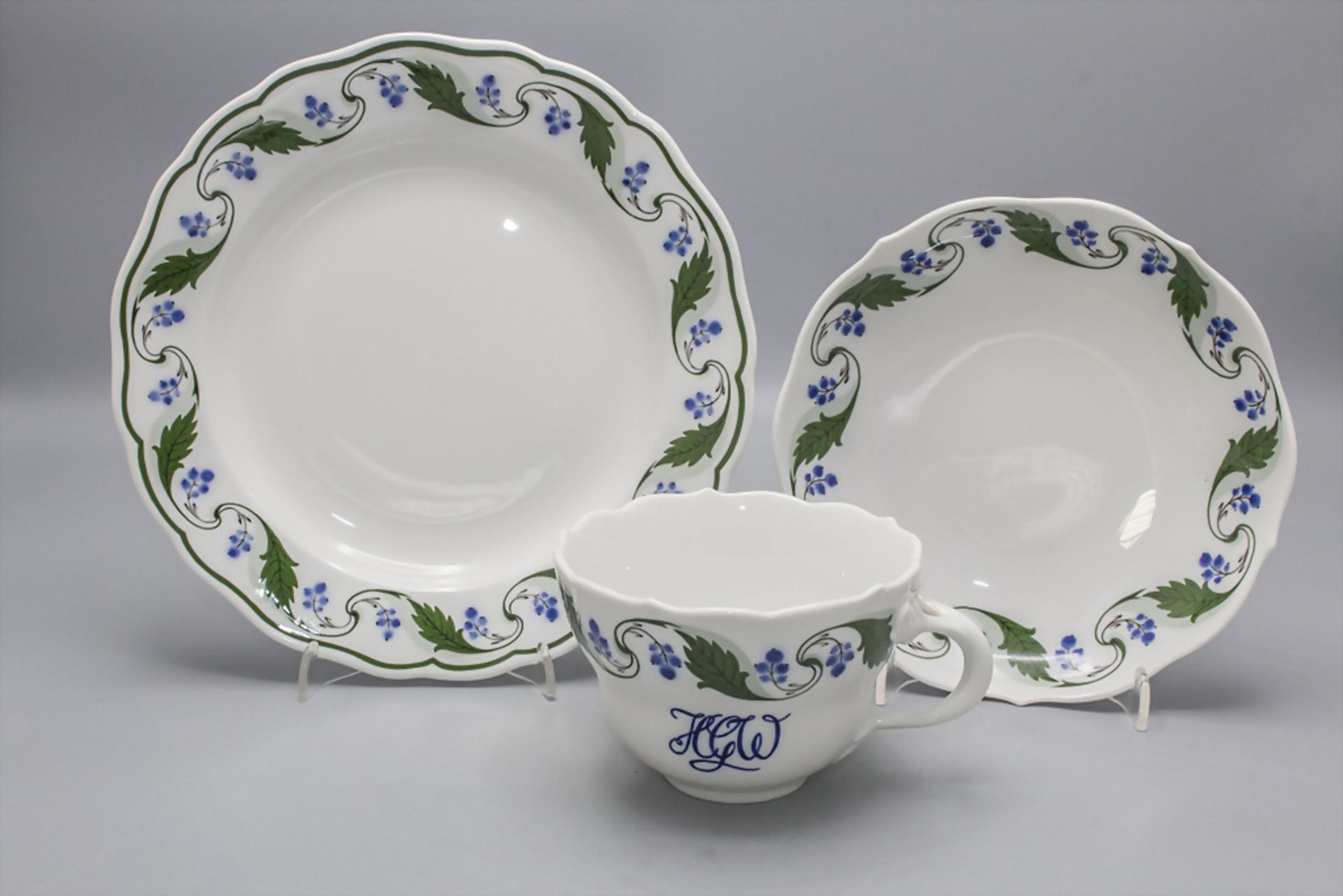 2 Gedecke mit Mahonie-Ranken / Two place settings with Oregon grape vines, Meissen, 1990er Jahre - Image 3 of 5