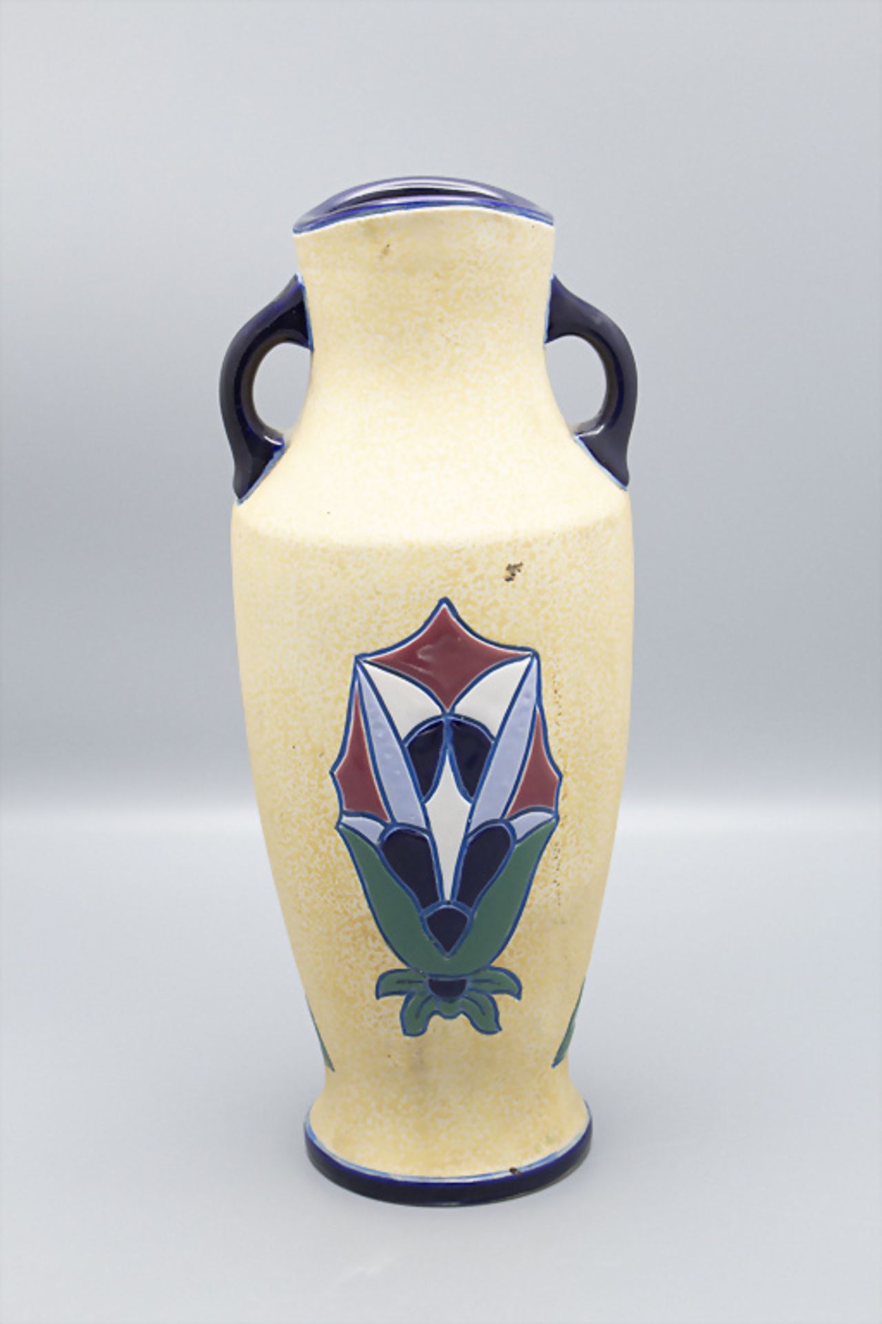 Art Déco Henkelvase mit Flamingos / An Art Deco vase with flamingos, Amphora-Werke, ... - Image 2 of 4