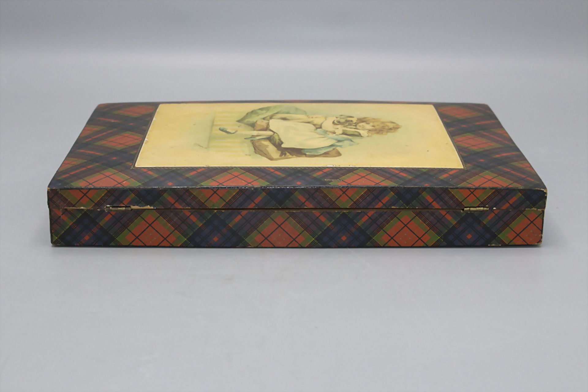 Kurzwaren Schatulle mit Tartanmuster / A Scottish Caledonian tartanware haberdashery casket, ... - Bild 5 aus 6