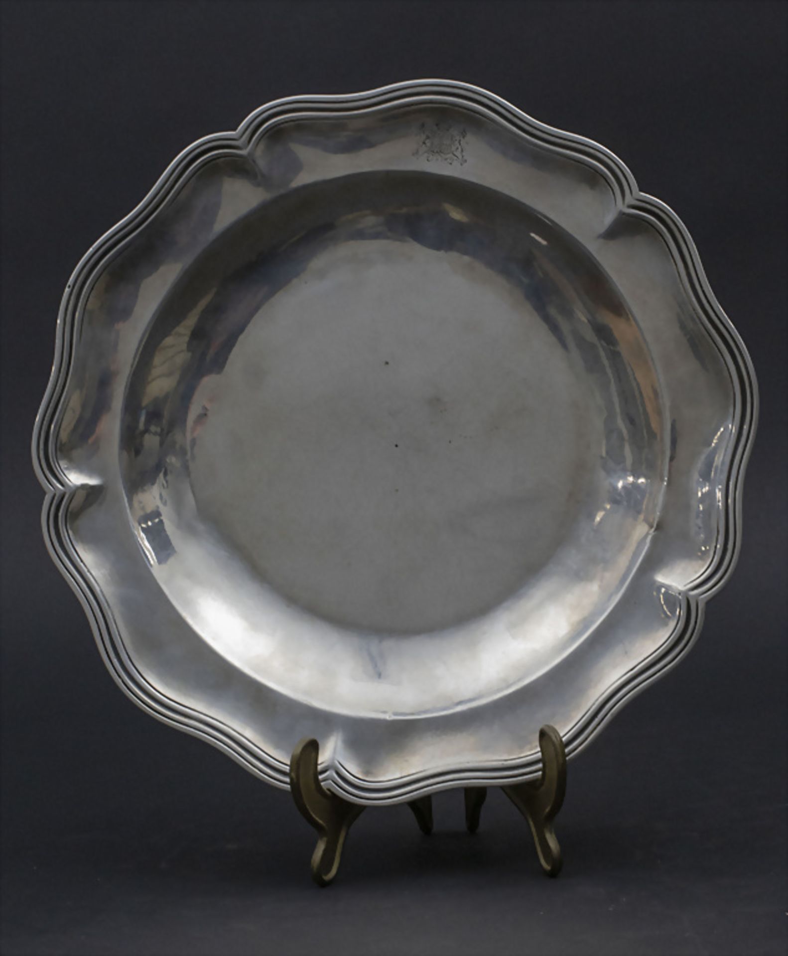 Runde Platte / A silver tray, Nicolas Cordier, Paris, 1761-1762