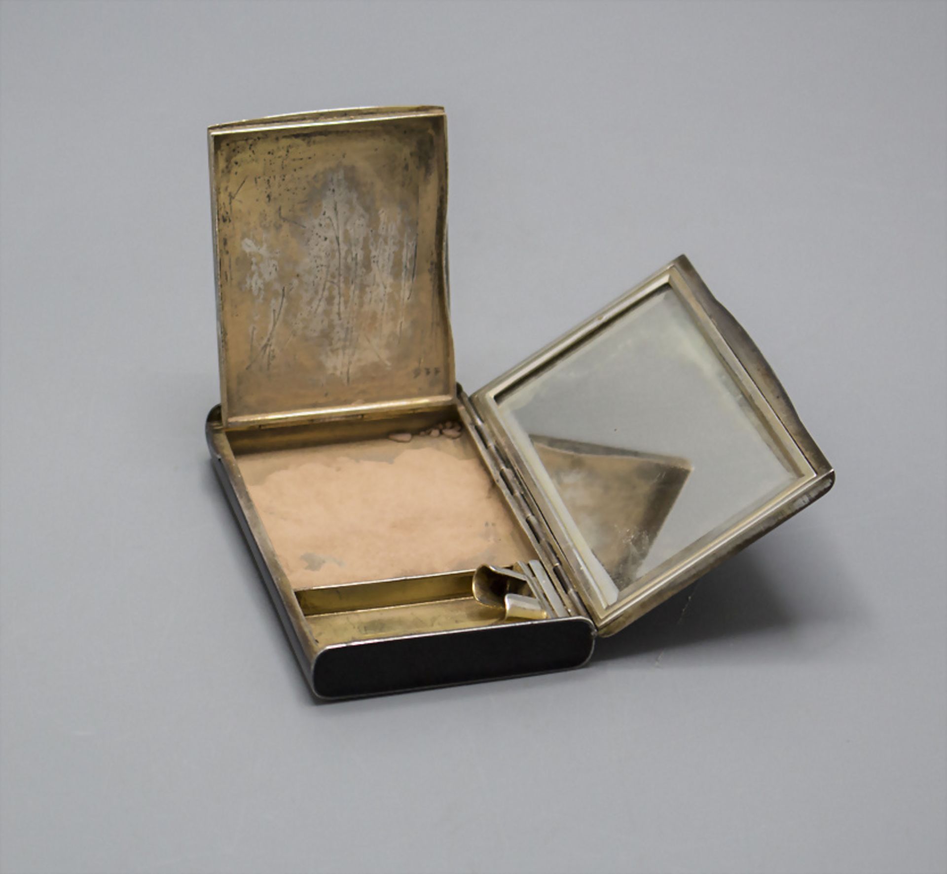 Art Déco Puderdose mit Diamanten / An Art Deco powder compact with diamonds, wohl Wien, um 1900 - Bild 3 aus 5