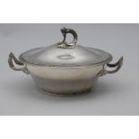 Legumier / Wöchnerinnenschüssel / A silver vegetable tureen cover, Eugen Collet, Paris, nach 1866