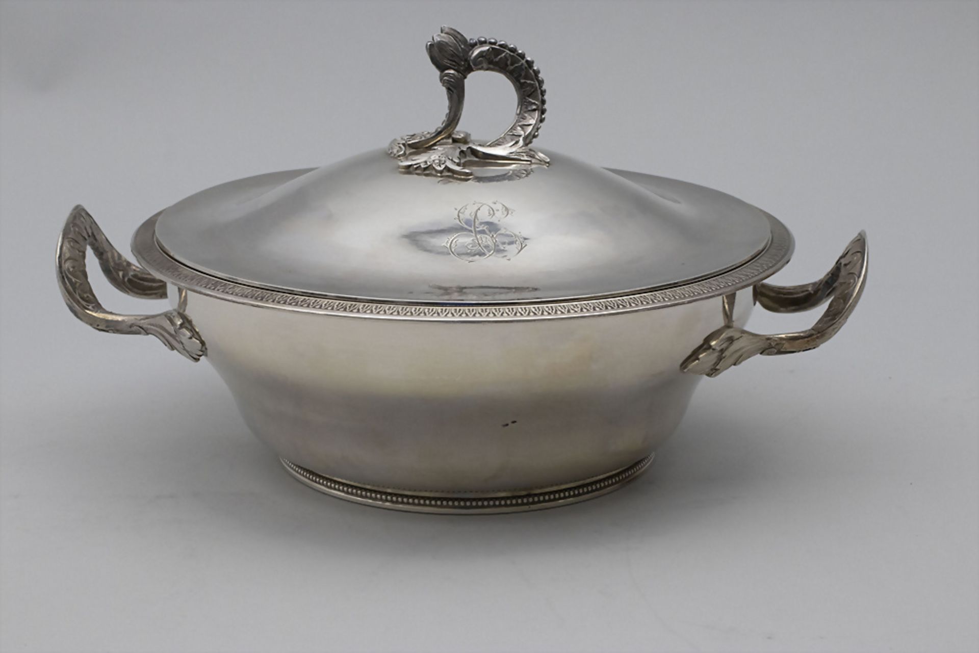 Legumier / Wöchnerinnenschüssel / A silver vegetable tureen cover, Eugen Collet, Paris, nach 1866