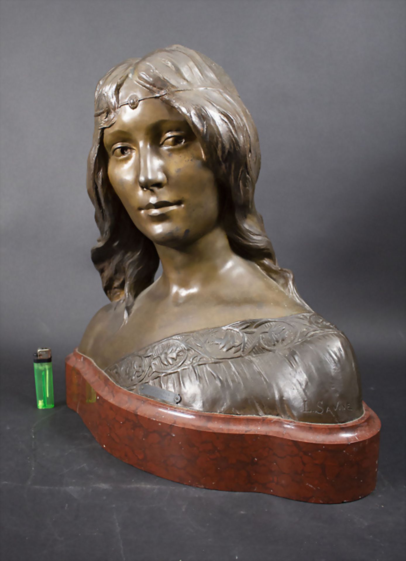 Léopold SAVINE (1861-1934), Jugendstil Büste / An Art Nouveau bronze bust of a young woman, ...