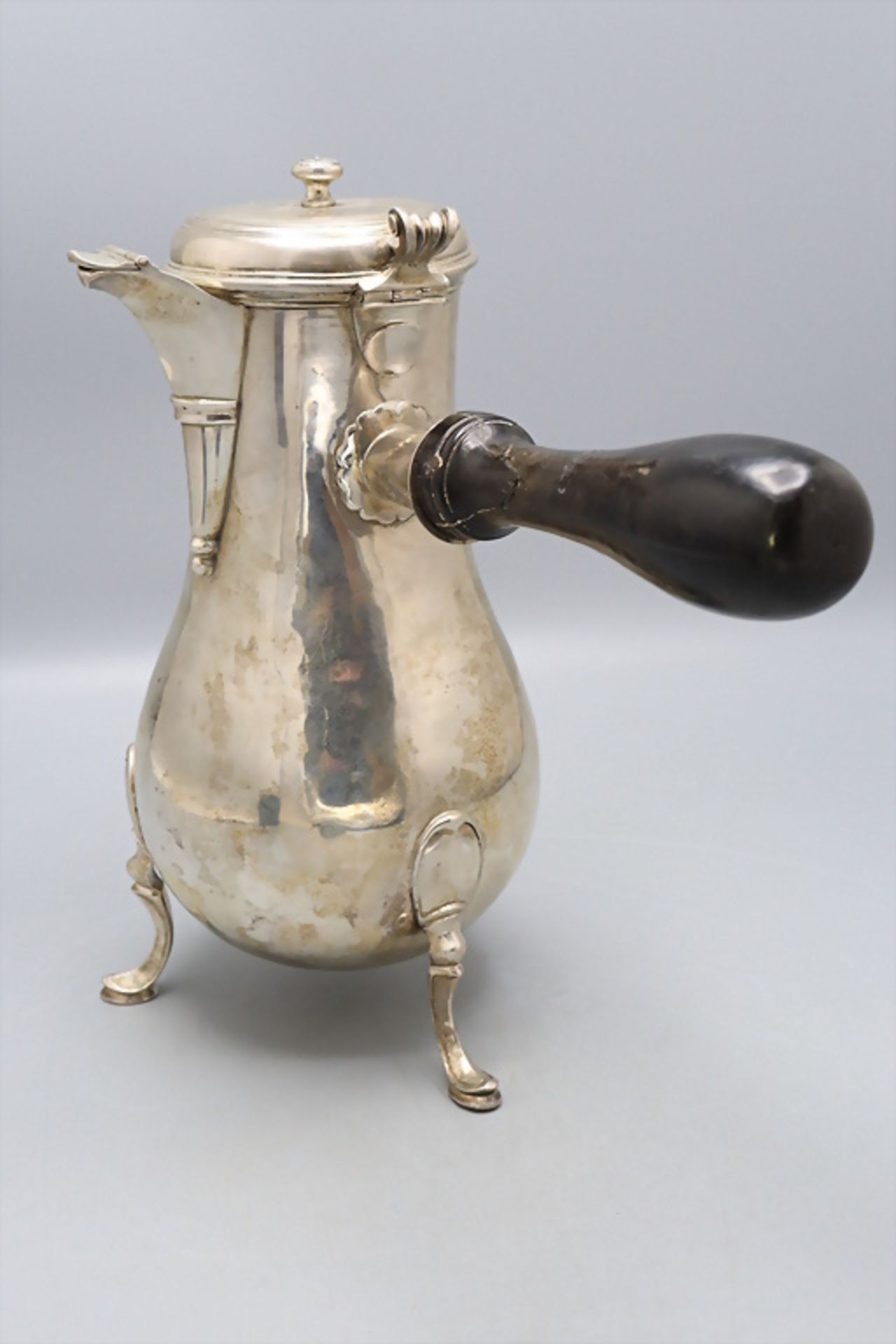 Kaffeekanne / Verseuse / A silver coffee pot, Joseph-Virgile Vilhet, Avignon/Carpentras, 1746-1780 - Image 2 of 7