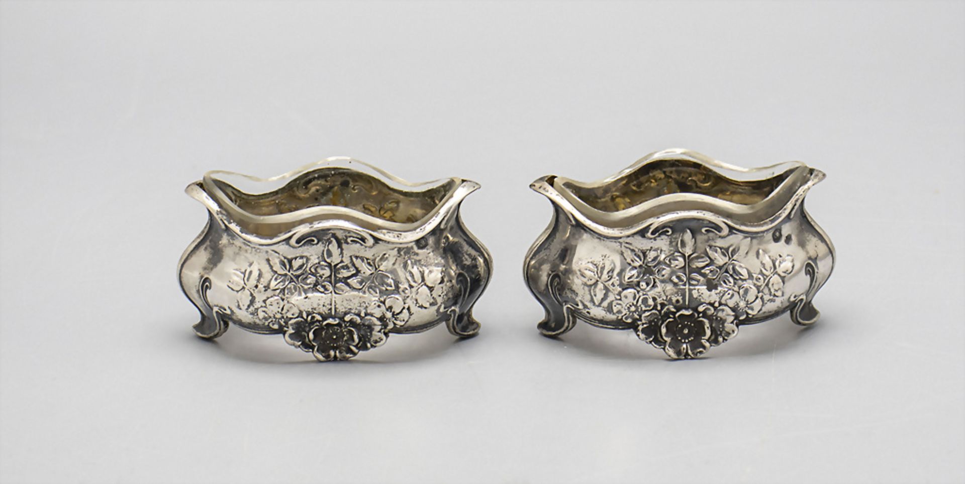 Paar Jugendstil Salieren mit Heckenrosen / A pair of Art Nouveau salt cellars with roses, ...