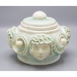 Deckeldose / A lidded ceramic box, René BUTHAUD (1886-1986) zugeschr., Frankreich, um 1925