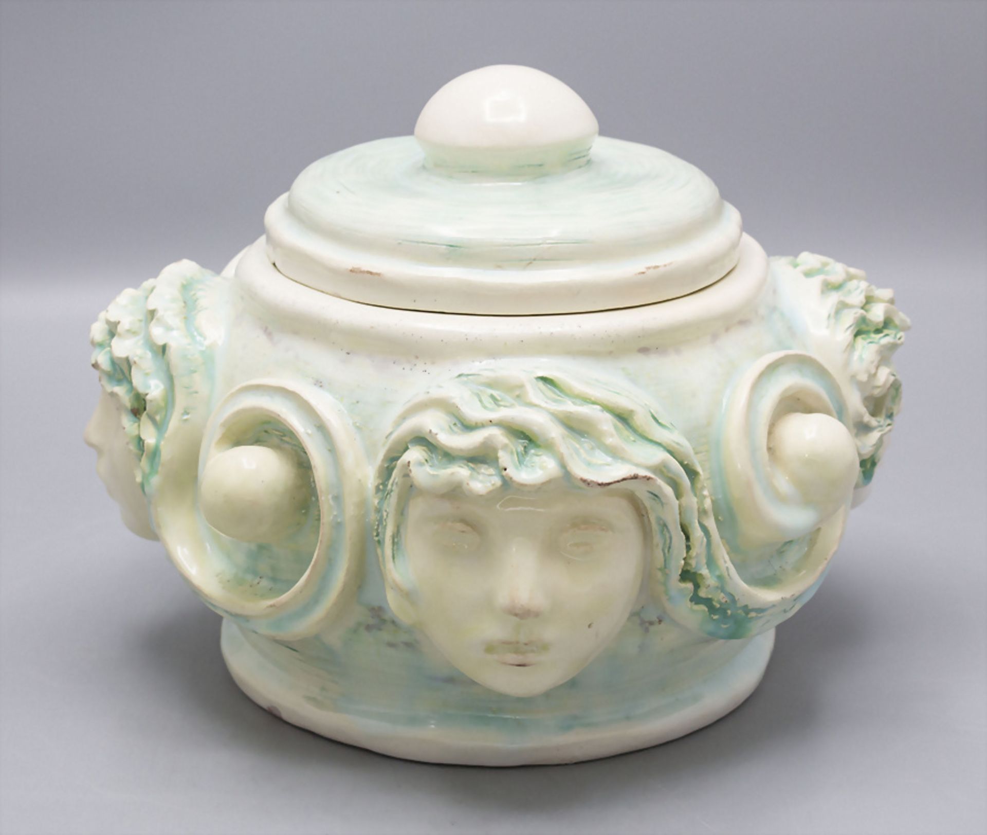 Deckeldose / A lidded ceramic box, René BUTHAUD (1886-1986) zugeschr., Frankreich, um 1925