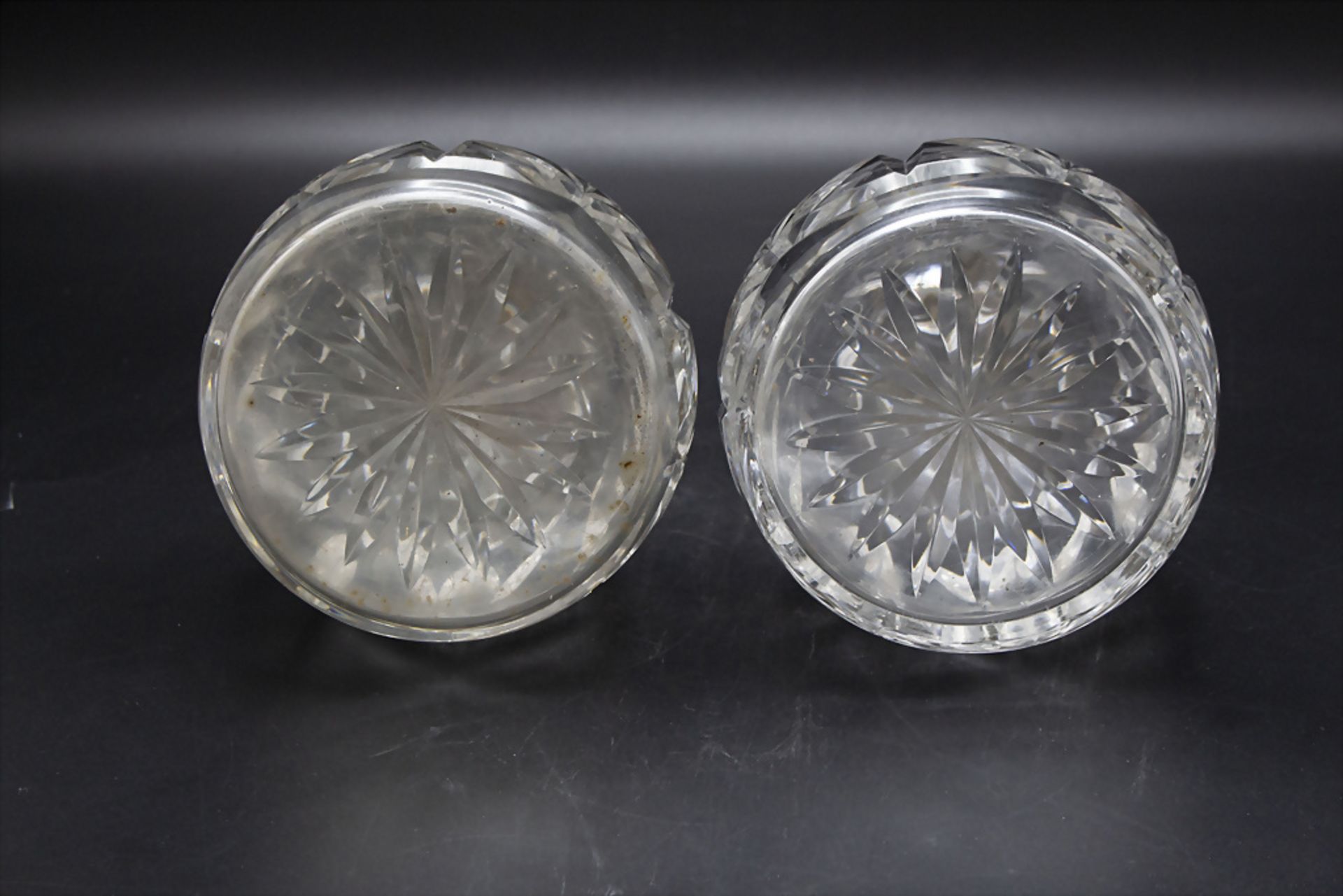 Paar Kristallkaraffen mit Silbermontur / A pair of crystal glass decanter with silver mounts, ... - Image 4 of 5