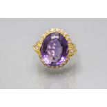 Damenring mit Amethyst und Diamanten / A ladies 18 ct gold ring with diamonds and amethyst