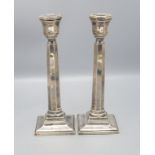 Paar Kerzenleuchter / A pair of silver candleholders, Morris Salkind, London, 1935