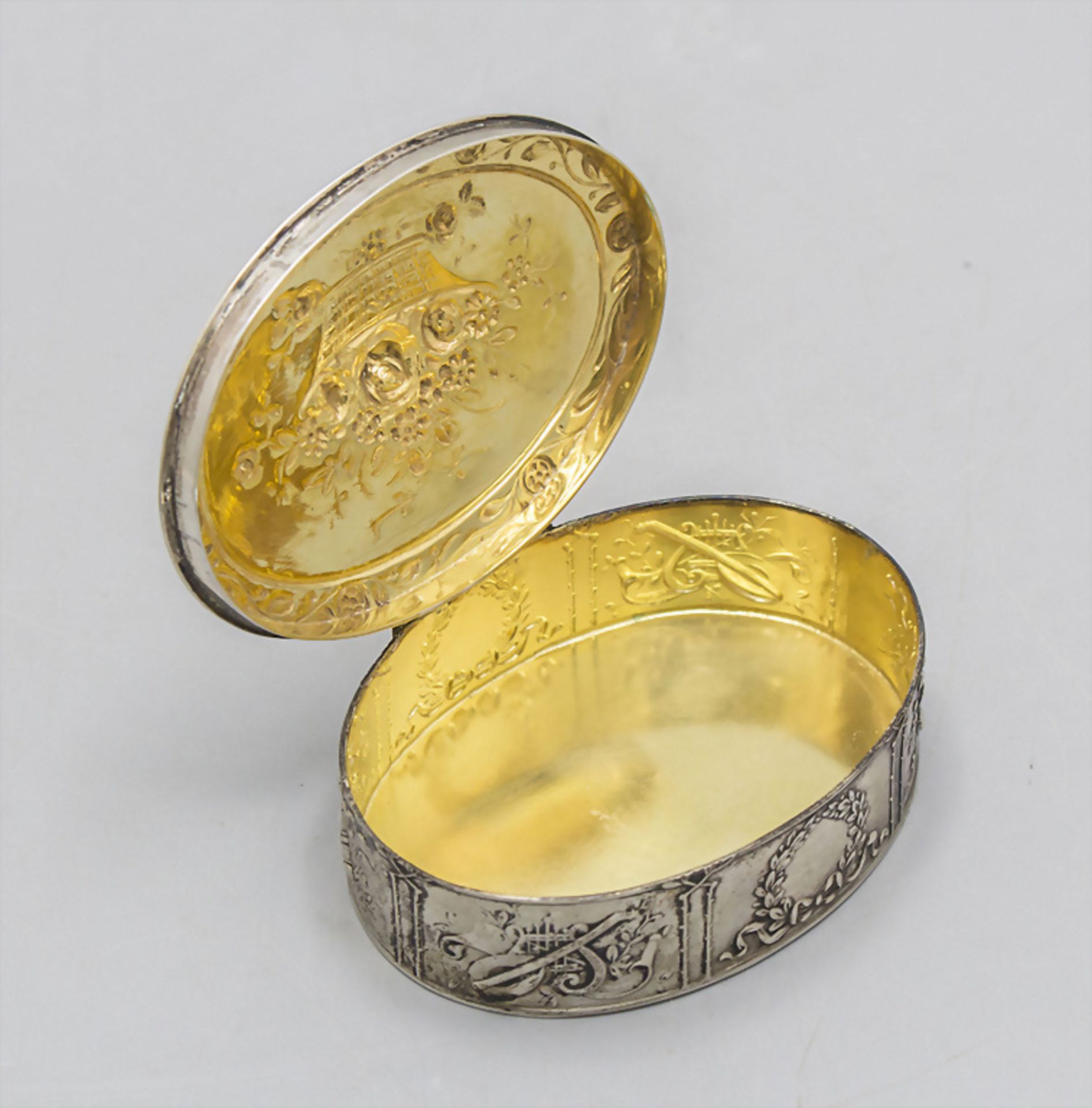 Tabatiere / A silver snuff box, Johann Kurz & Co., Hanau, um 1880 - Image 3 of 6