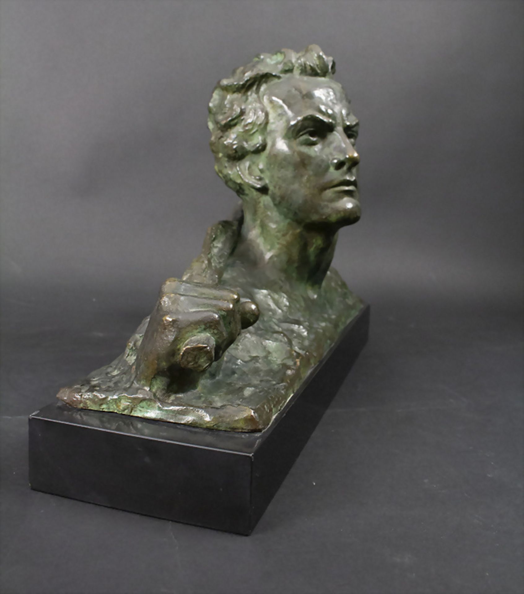 Alexandre Ouline (act. 1918-1940), Art Déco Bronzebüste / An Art Deco bronze bust, Belgien, um 1930 - Bild 4 aus 7