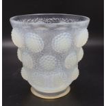 Art Deco Opalinglas mit plastischen Erhebungen / An Art Deco opaline glass with sculptural ...