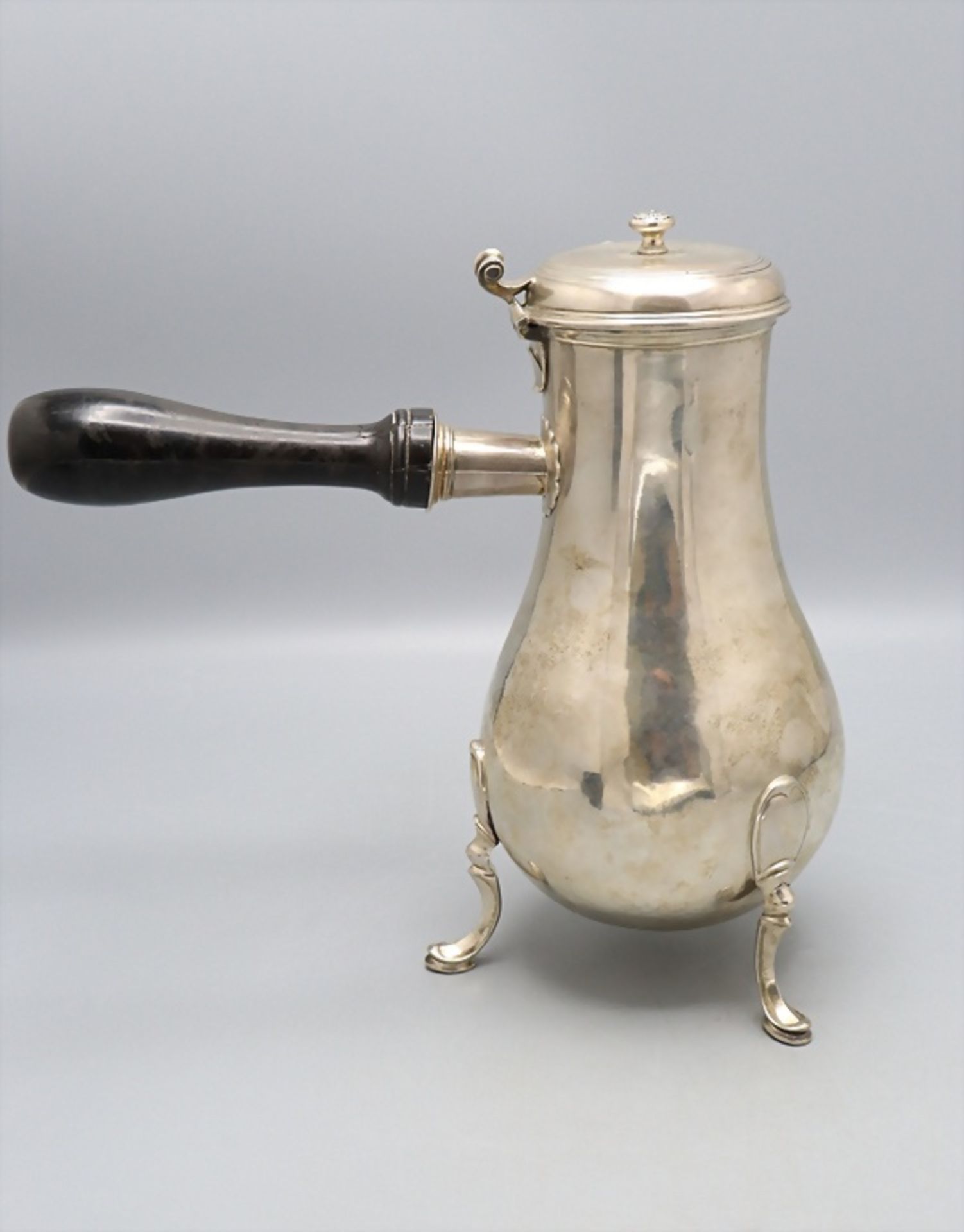 Kaffeekanne / Verseuse / A silver coffee pot, Joseph-Virgile Vilhet, Avignon/Carpentras, 1746-1780 - Image 3 of 7