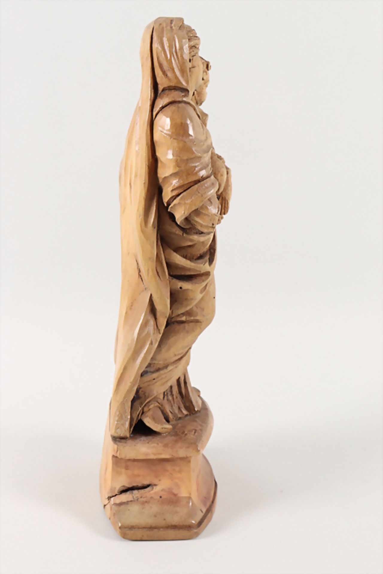 Holzskulptur einer Madonna mit Kind / A wooden sculpture of mother Mary with child, 18. Jh. - Bild 6 aus 7