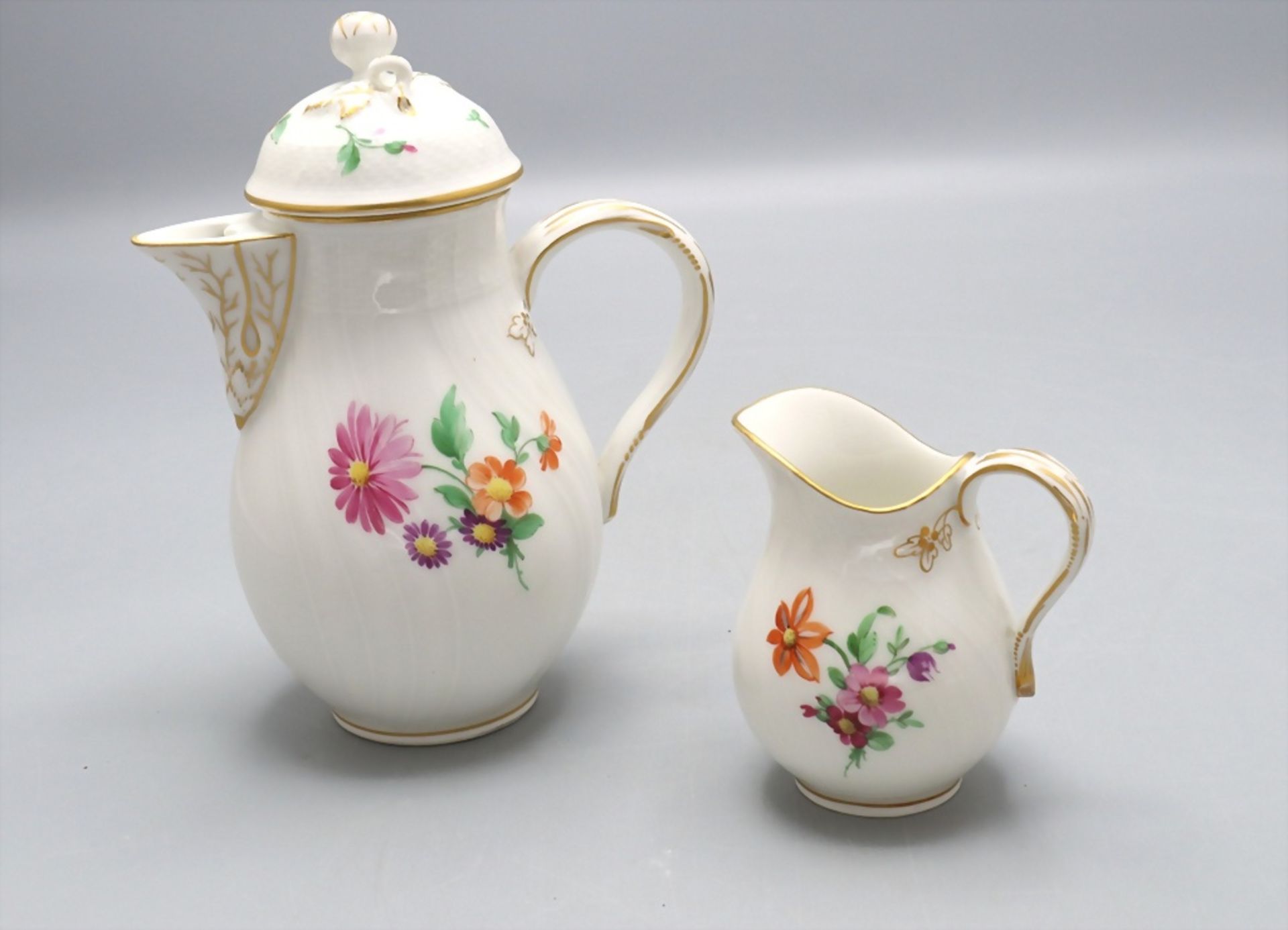 Kleine Kanne mit Milchkanne / A small pot with milk jug with flowers and butterflies, KPM ...