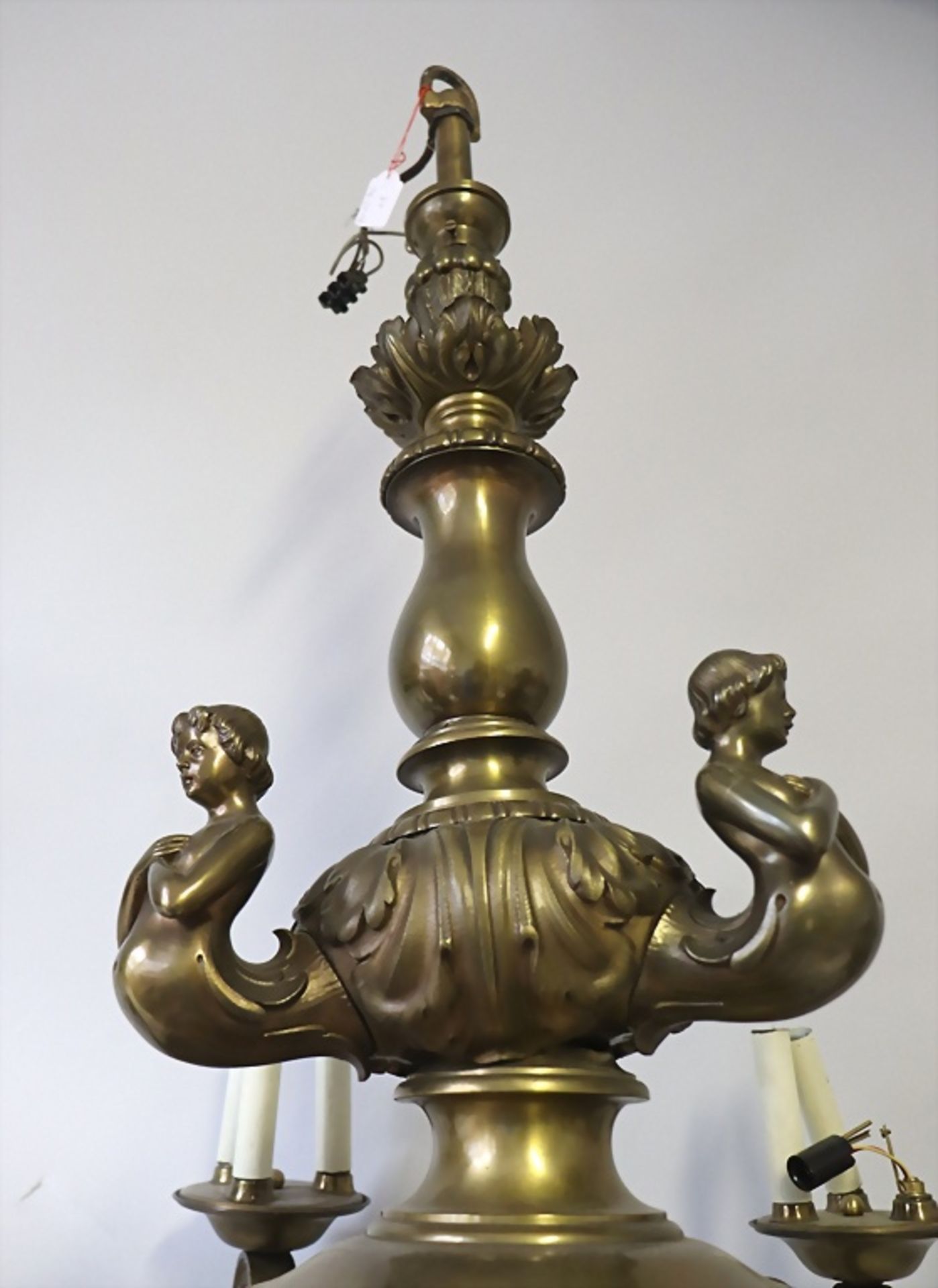 Großer 18-flammiger Deckenleuchter / A large bronze ceiling lamp, 20. Jh. - Bild 2 aus 6