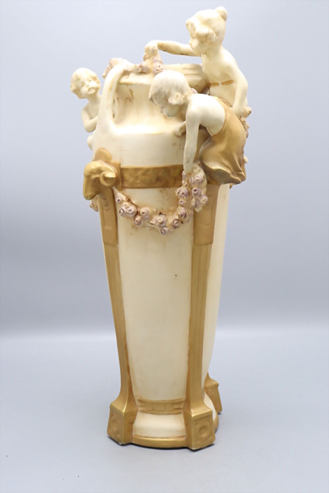 Figürliche Jugendstil Vase / A figural Art Nouveau vase, Royal Dux, Bohemia/Böhmen, um 1900 - Image 4 of 9