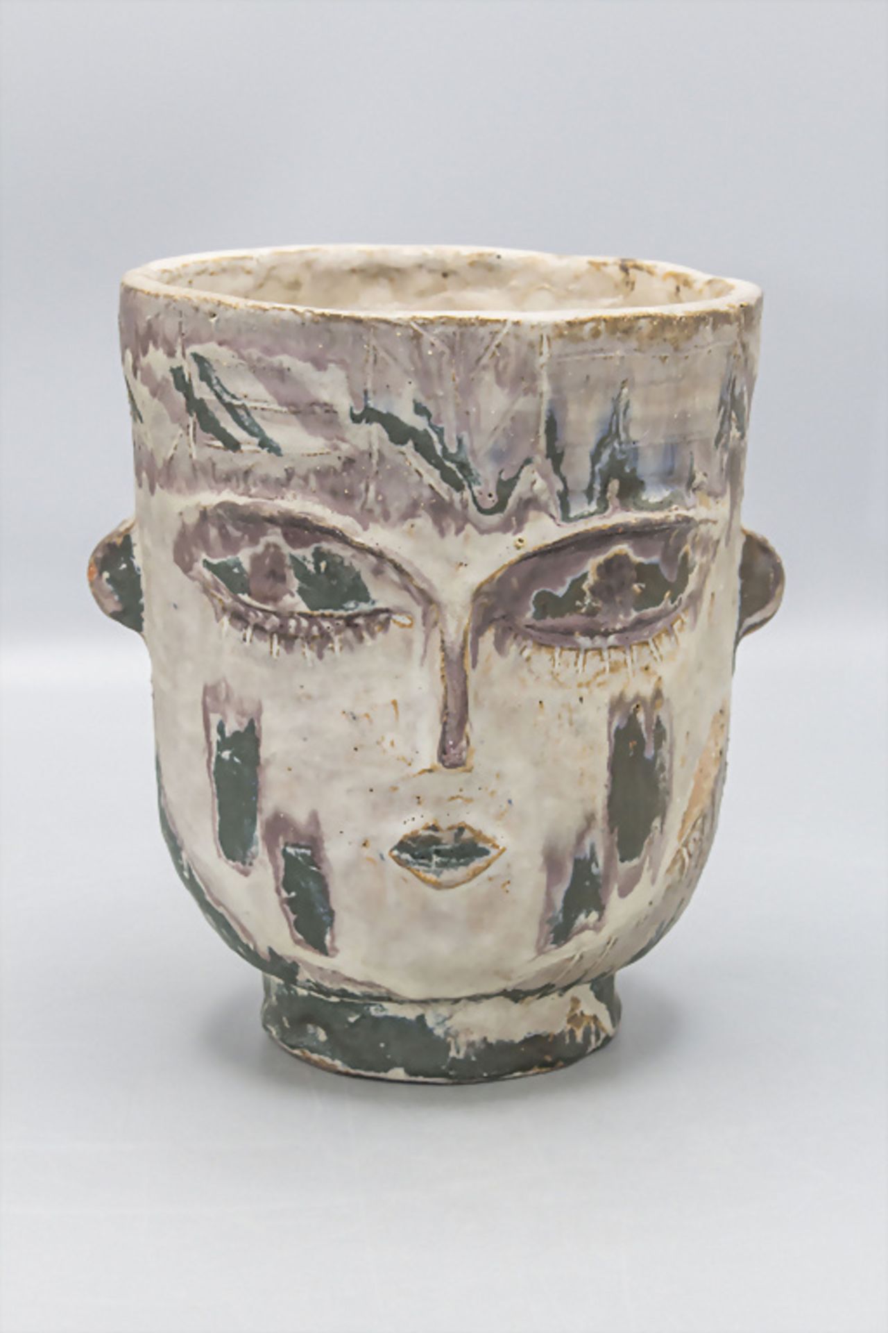 Keramikvase mit Gesichtern / A ceramic vase with faces, 1959