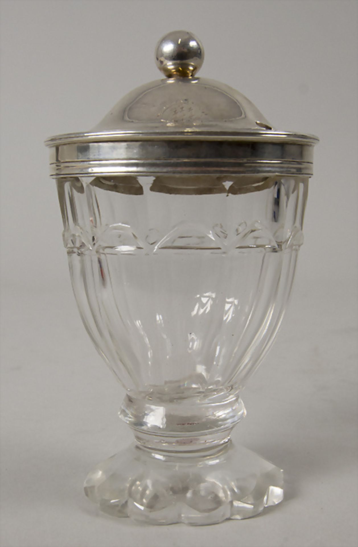 George III Senftopf / A Georgian mustard pot, wohl William Frisbee, London, 1791