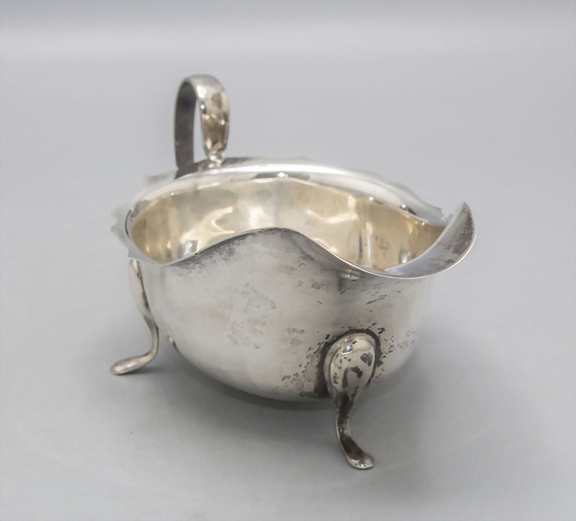 Sauciere auf drei Füßen / A silver sauce boat, Edward Viner, Sheffield, 1936 - Image 2 of 5