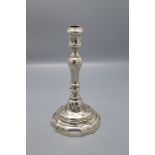 Rokoko Kerzenleuchter / A silver Rococo candlestick, wohl Johann Soehlcke, Hannover, um 1765