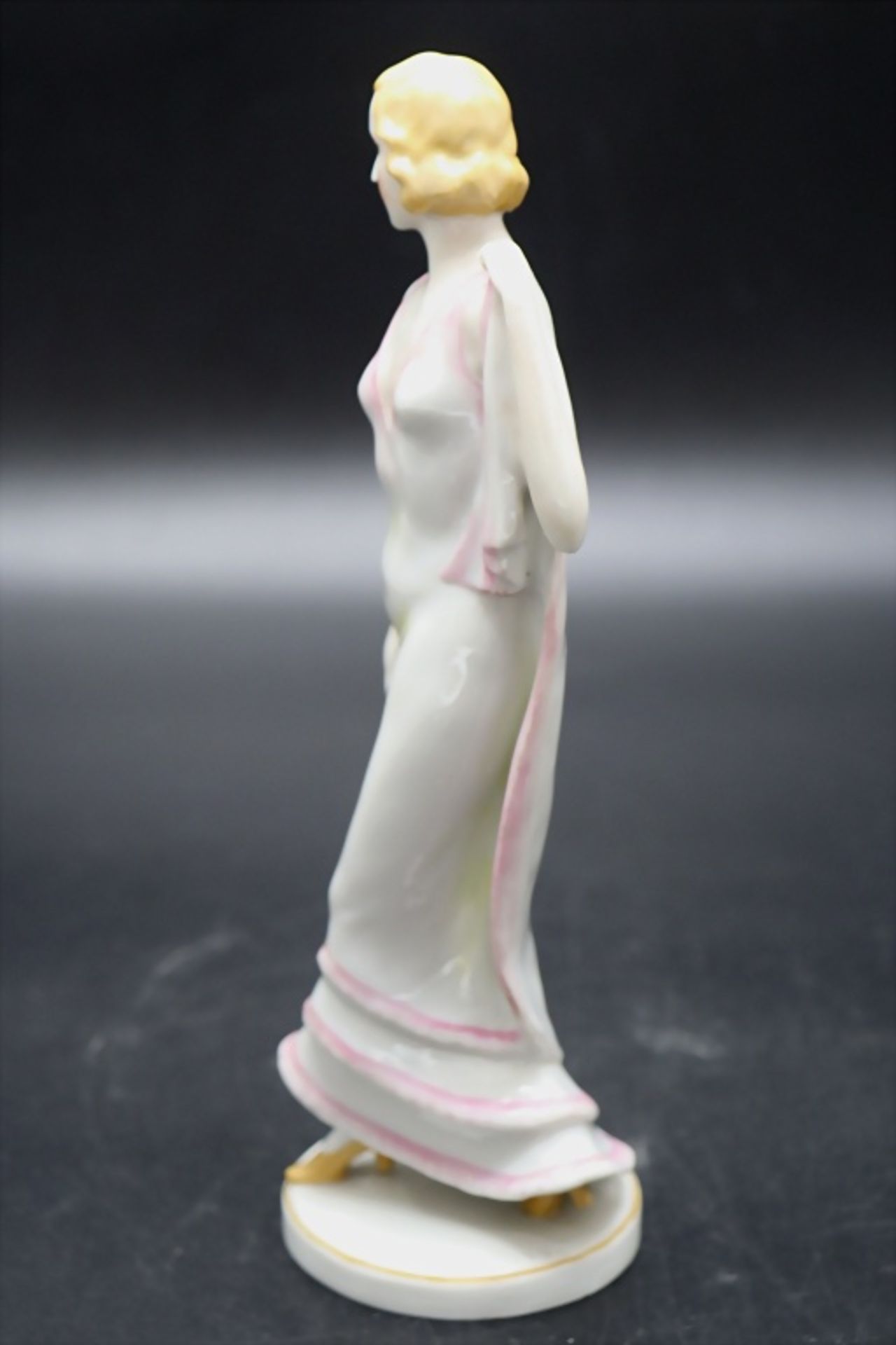 Art Déco Figur 'Elegante Tänzerin' / An Art Deco figurine of an elegant dancer, ... - Image 4 of 5