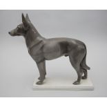 Große Tierfigur eines stehenden Schäferhundes / A large animal figure of a German shepherd, ...