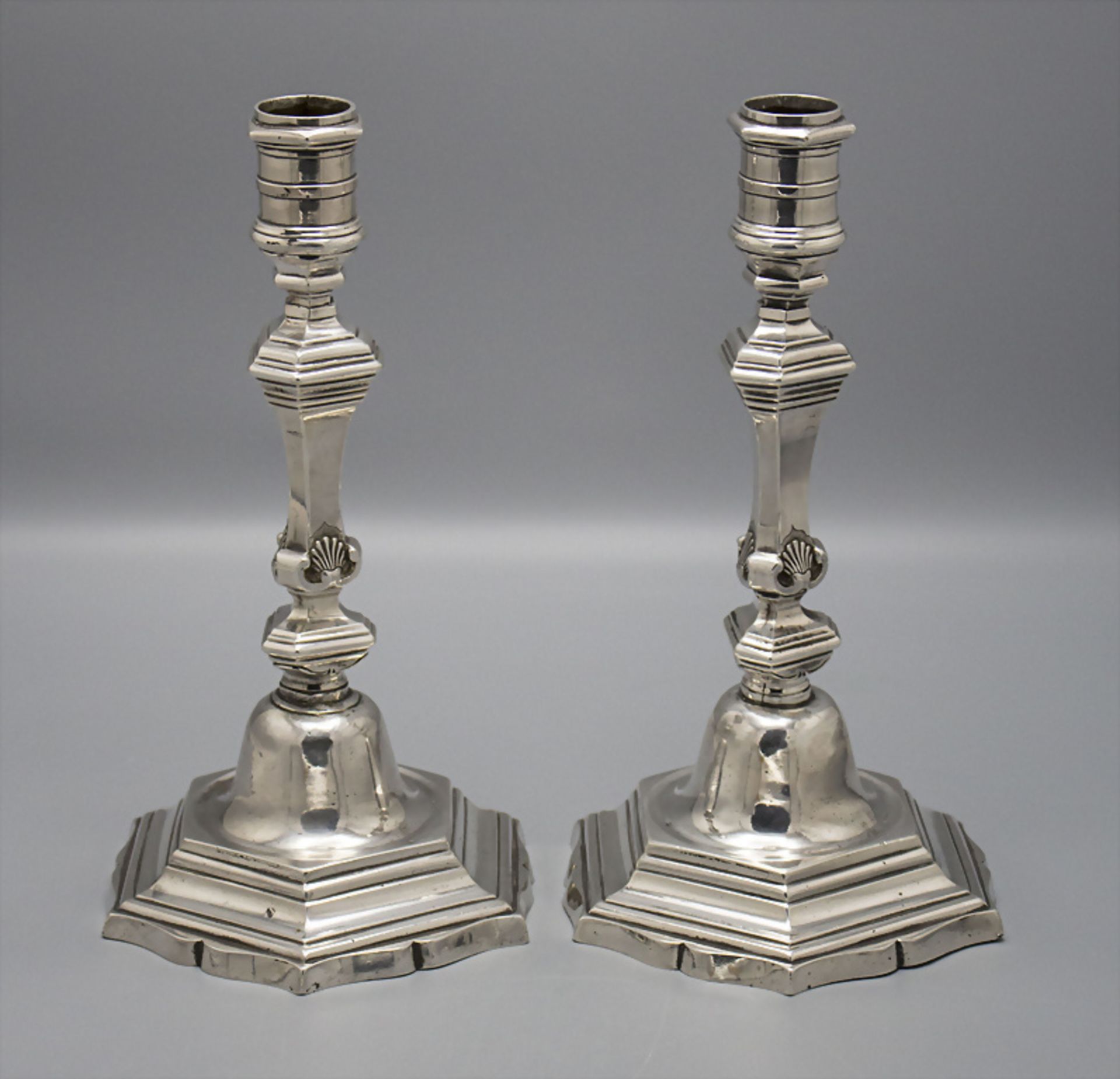 Paar Louis XV. Kerzenleuchter / A pair of Louis XV. silver candlesticks / Paire de Louis XV. ... - Bild 2 aus 10