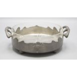 Jugendstil Henkelschale auf 4 Füßen mit Glaseinsatz / An Art Nouveau handled fruitbowl, ...