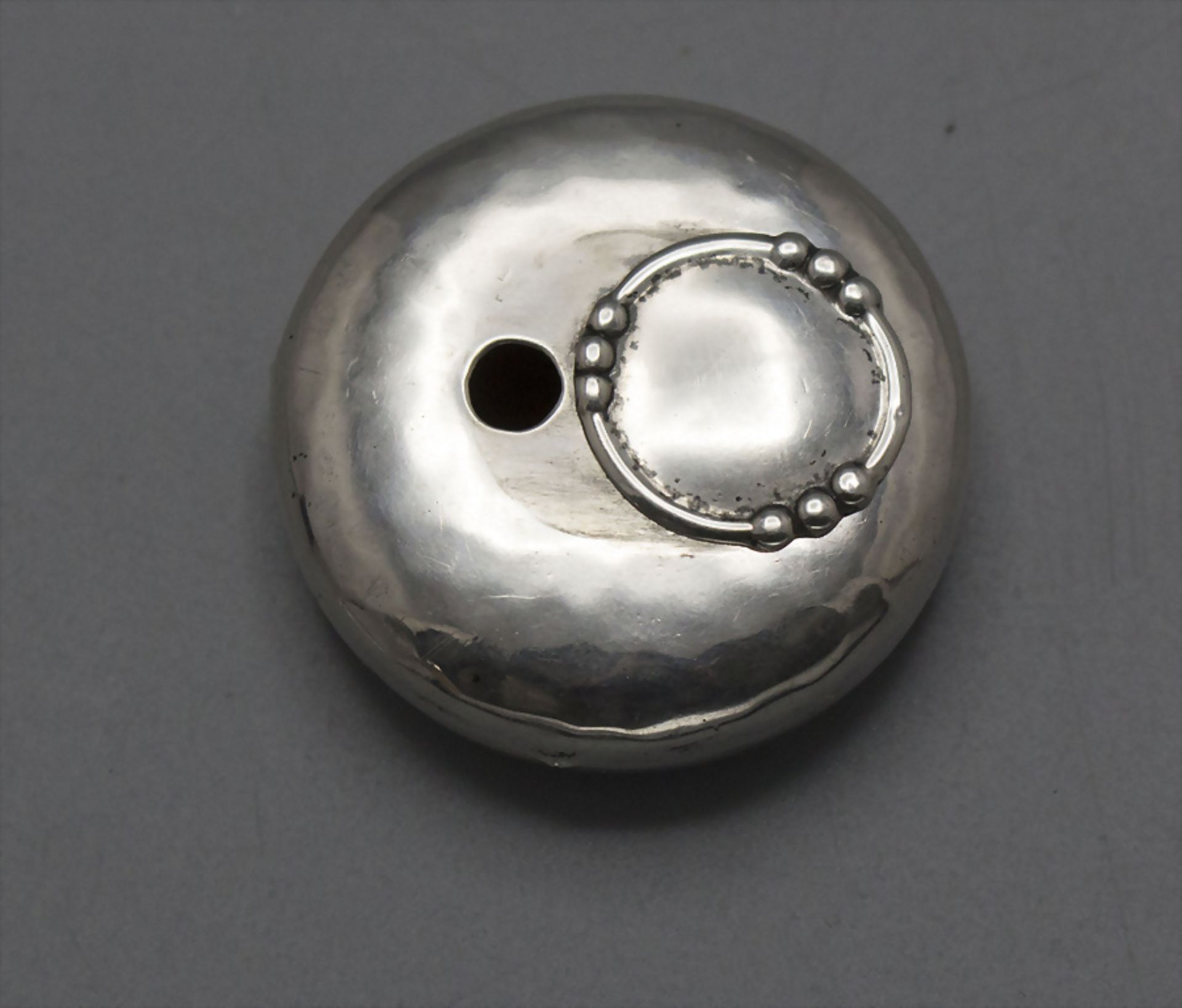 Kleine Schnupftabakdose mit Schiebeöffnung / A small silver snuff box with a sliding opening, ... - Image 2 of 5