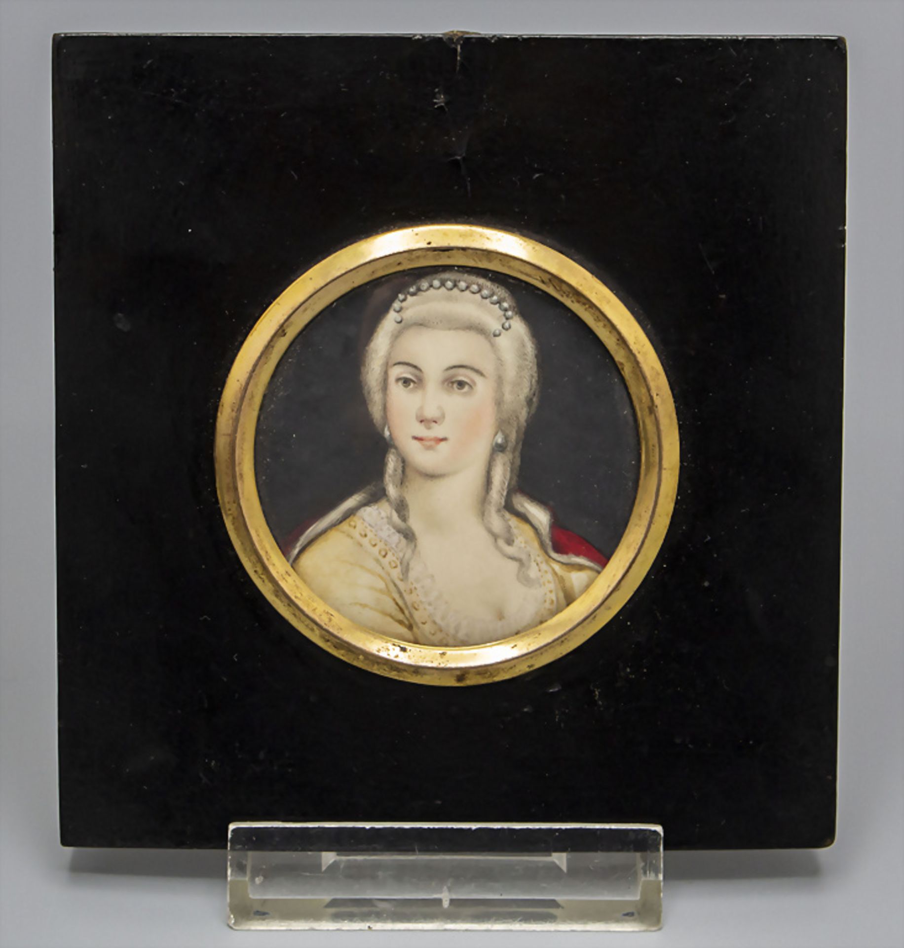 Miniatur Porträt einer jungen Rokoko Dame mit Perlendiadem / A miniature portrait of a young ... - Image 2 of 3