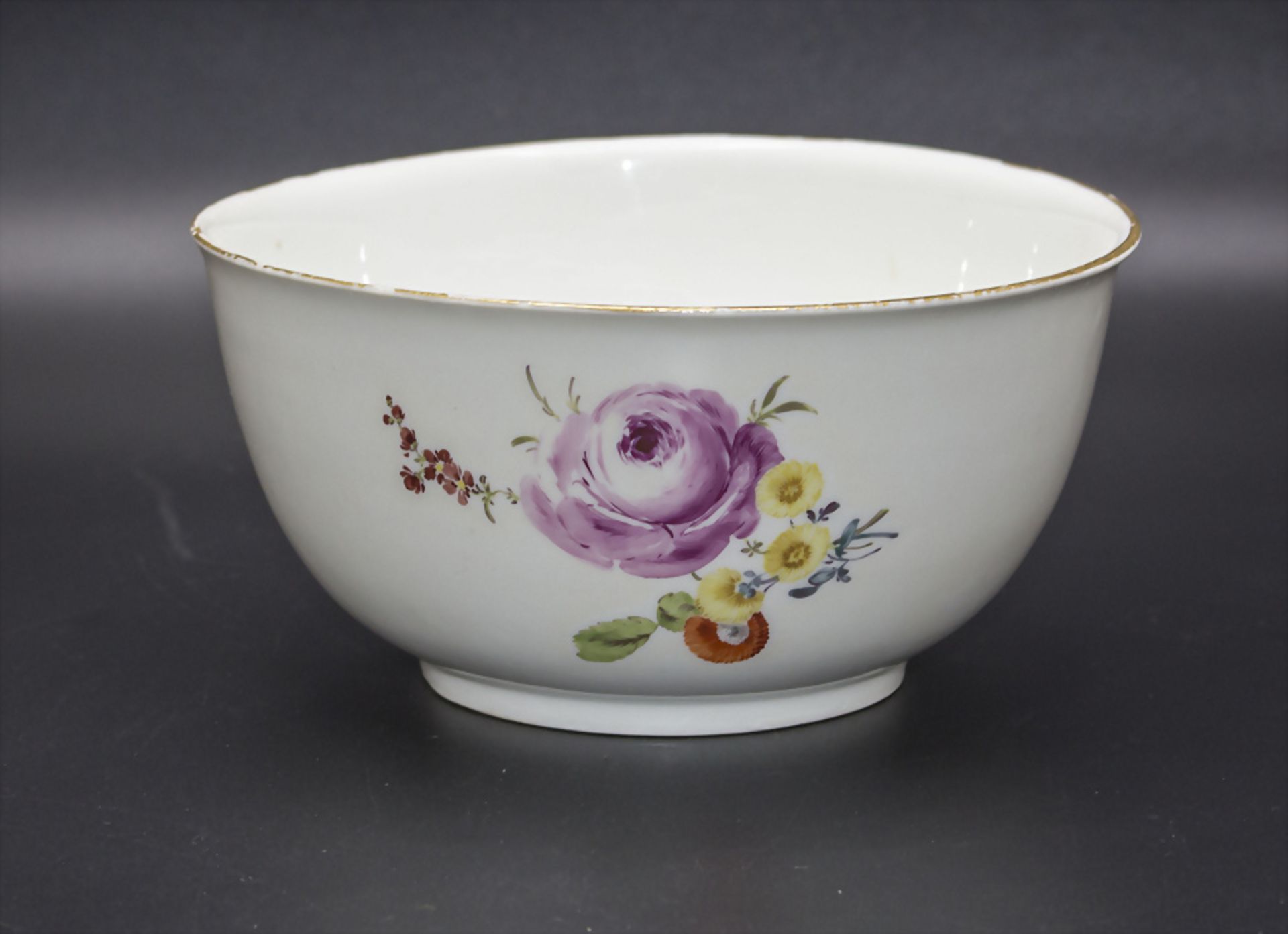Schale / Kumme mit feiner Blumenmalerei / A bowl with fine flower painting, Meissen, ...