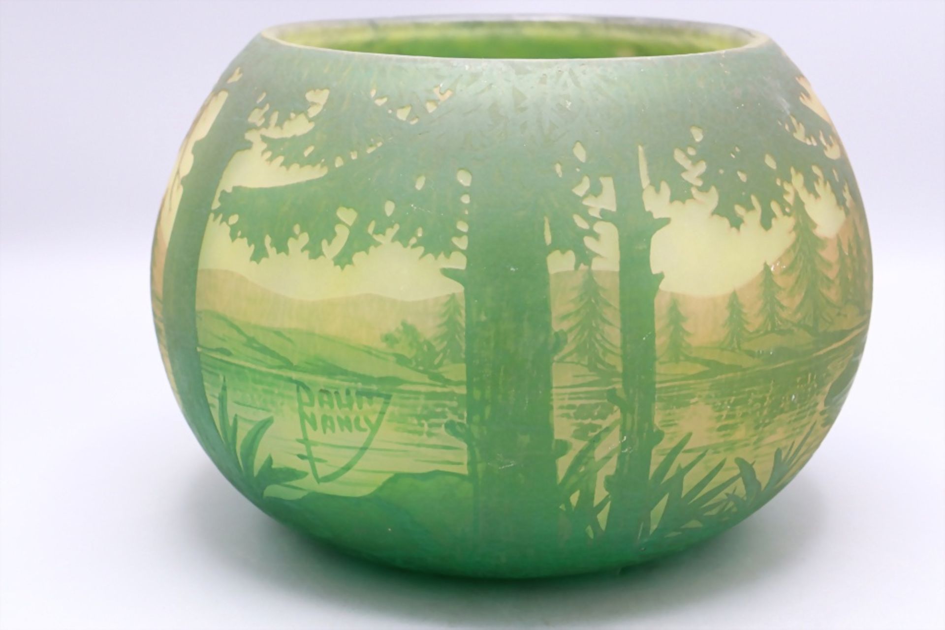 Jugendstil Glaszierschale mit Seenlandschaft / An Art Nouveau glass bowl with lake landscape, ...