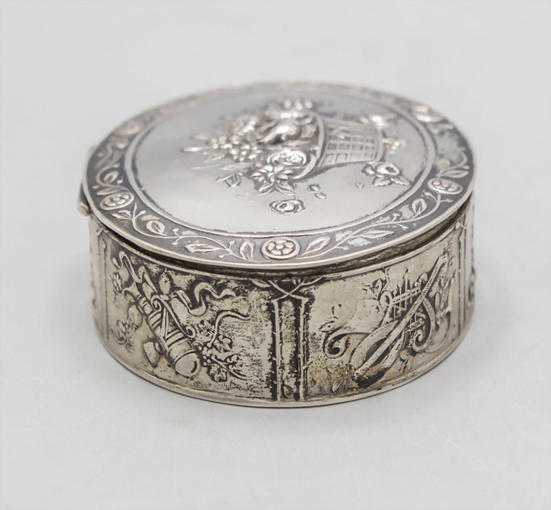 Tabatiere / A silver snuff box, Johann Kurz & Co., Hanau, um 1880 - Image 6 of 6