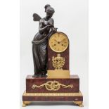 Empire Kaminuhr mit Bronze Skulptur 'Psyche' / An Empire mantel clock with bronze statue of ...