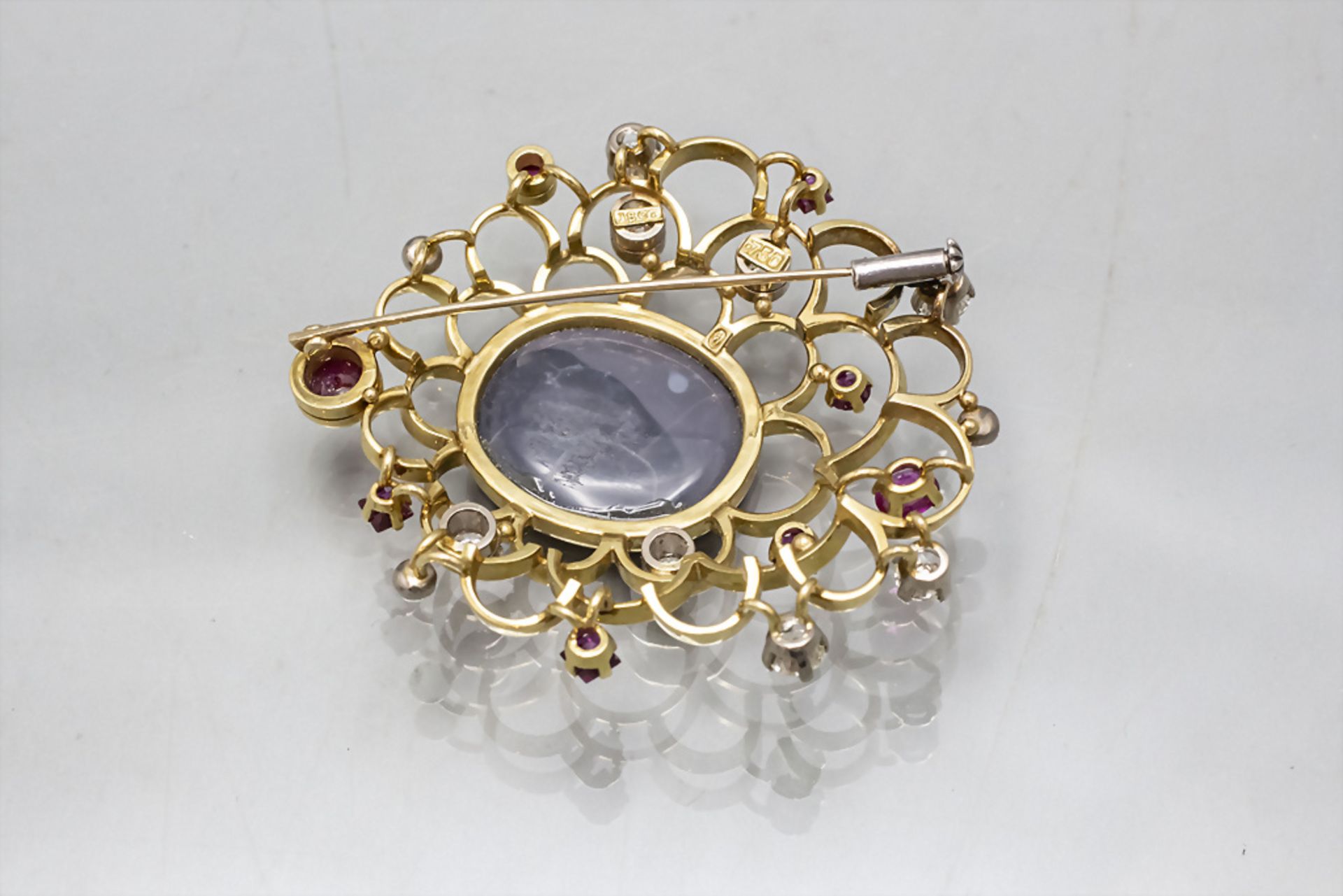 Grosse Brosche mit Opal, Diamanten und Rubinen / A large 18 ct gold brooch with opal, diamonds ... - Bild 3 aus 3