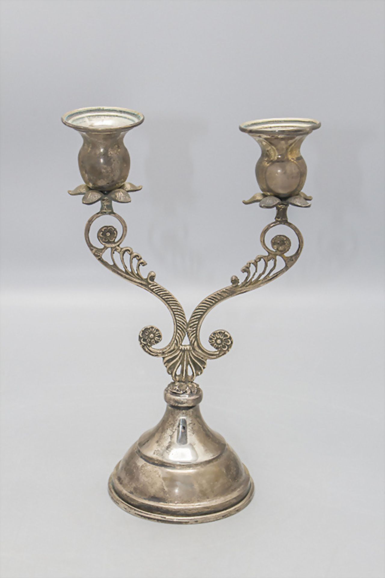 Zweiarmiger Kerzenleuchter / A silver candle holder, um 1880 - Image 3 of 5