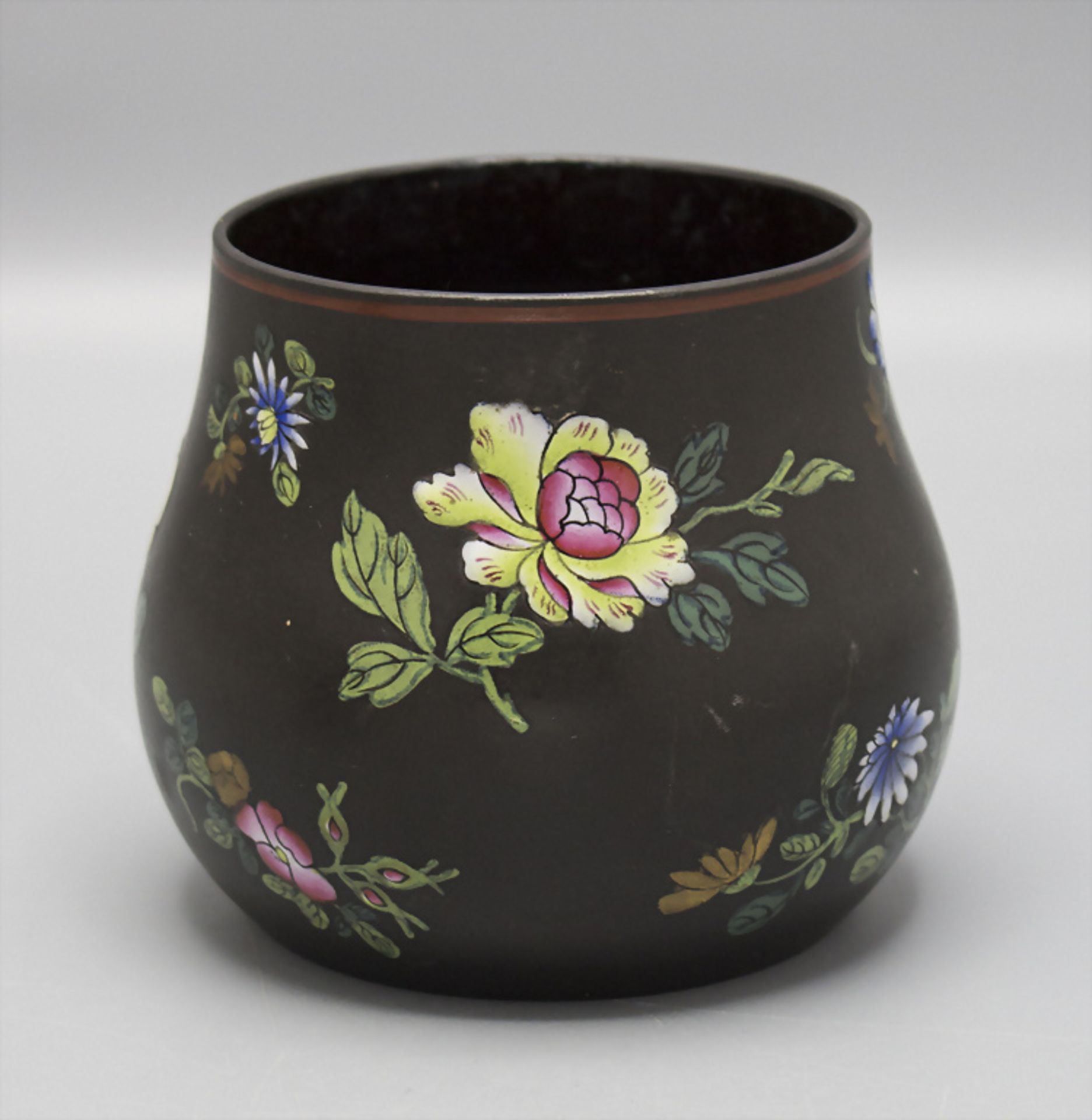 Black Basalt Vase 'Capri' / A black basalt ware vase with flowers, Wedgwood, um 1820 - Image 2 of 5