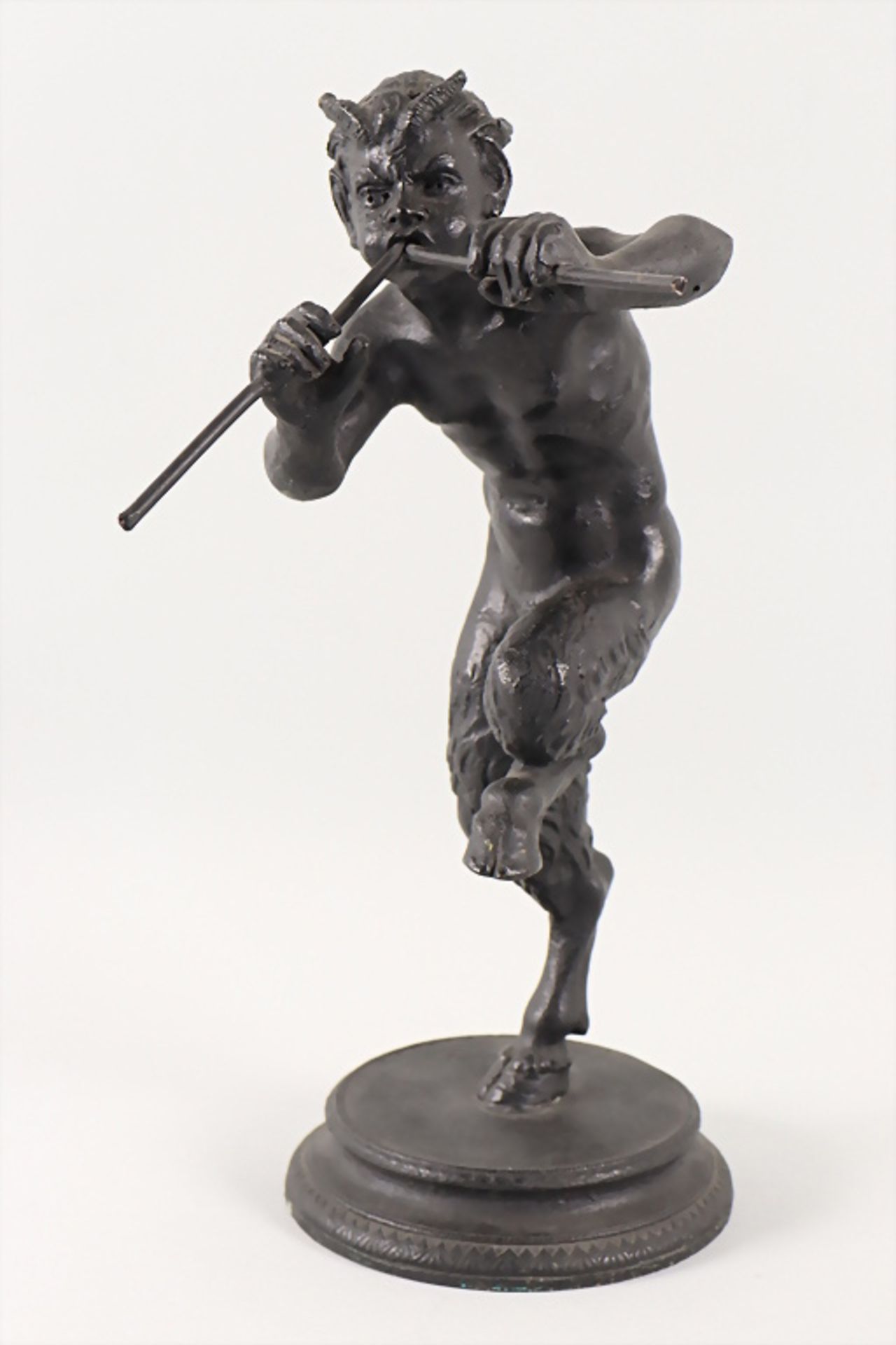 Bronze Skulptur eines Fauns / A bronze sculpture of a faun, 19. Jh.