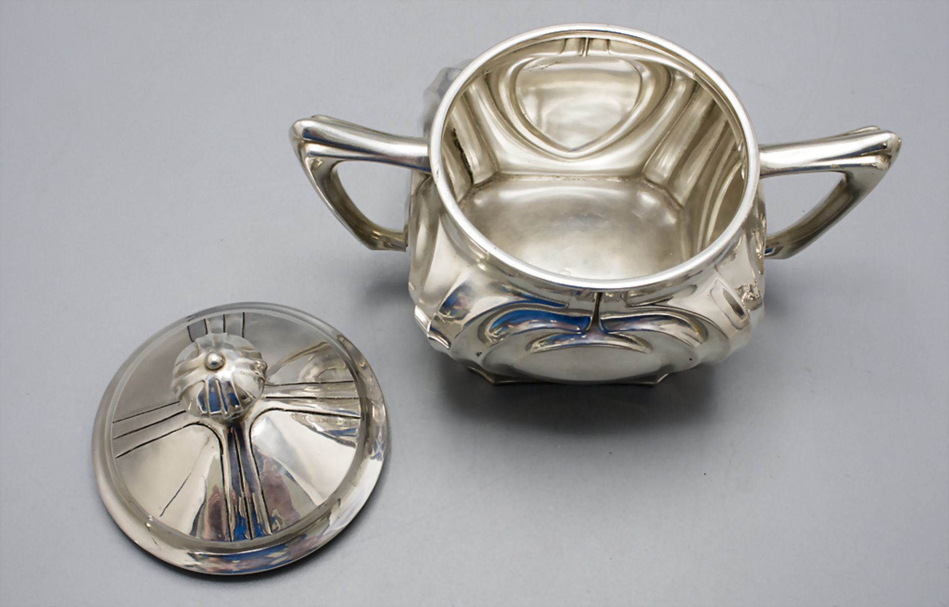 Jugendstil Teeservice / An Art Nouveau silver tea set, Wien, um 1900 - Bild 8 aus 11