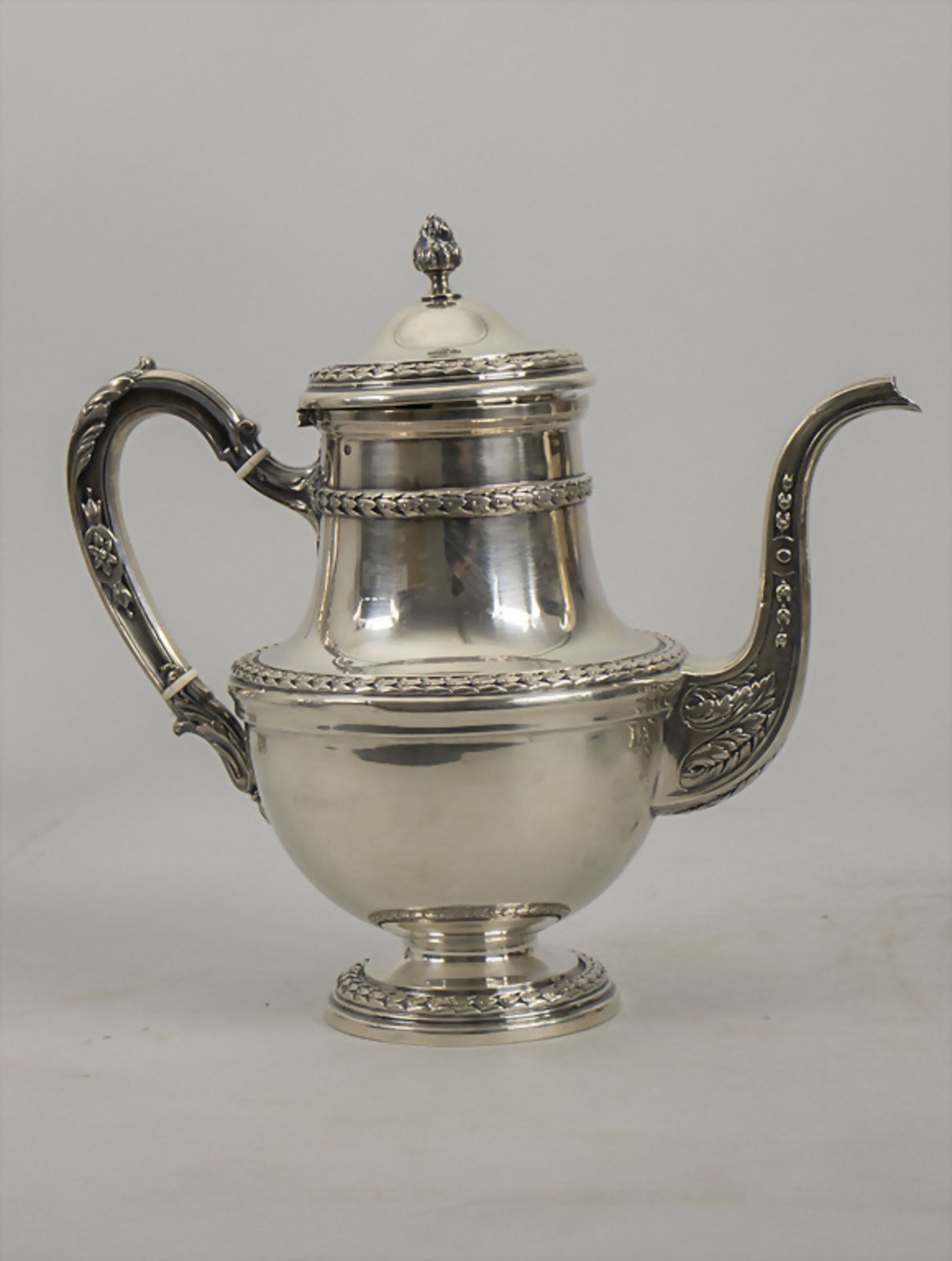 Kaffee- und Teekern / A silver coffee and tea set, Charles Barrier, Paris, 1905-1923 - Image 9 of 11